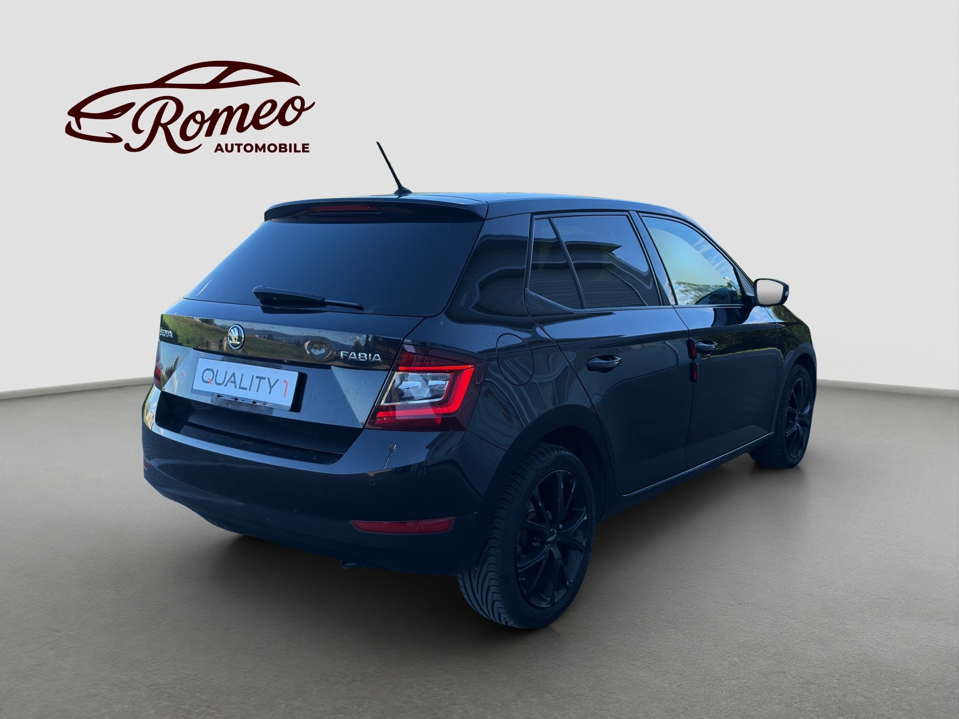 SKODA Fabia 1.0 TSI Soleil DSG ** Ab MFK und Service ** CH Auto ** 1. Hand ** Alcantara ** Keyless **-image-1
