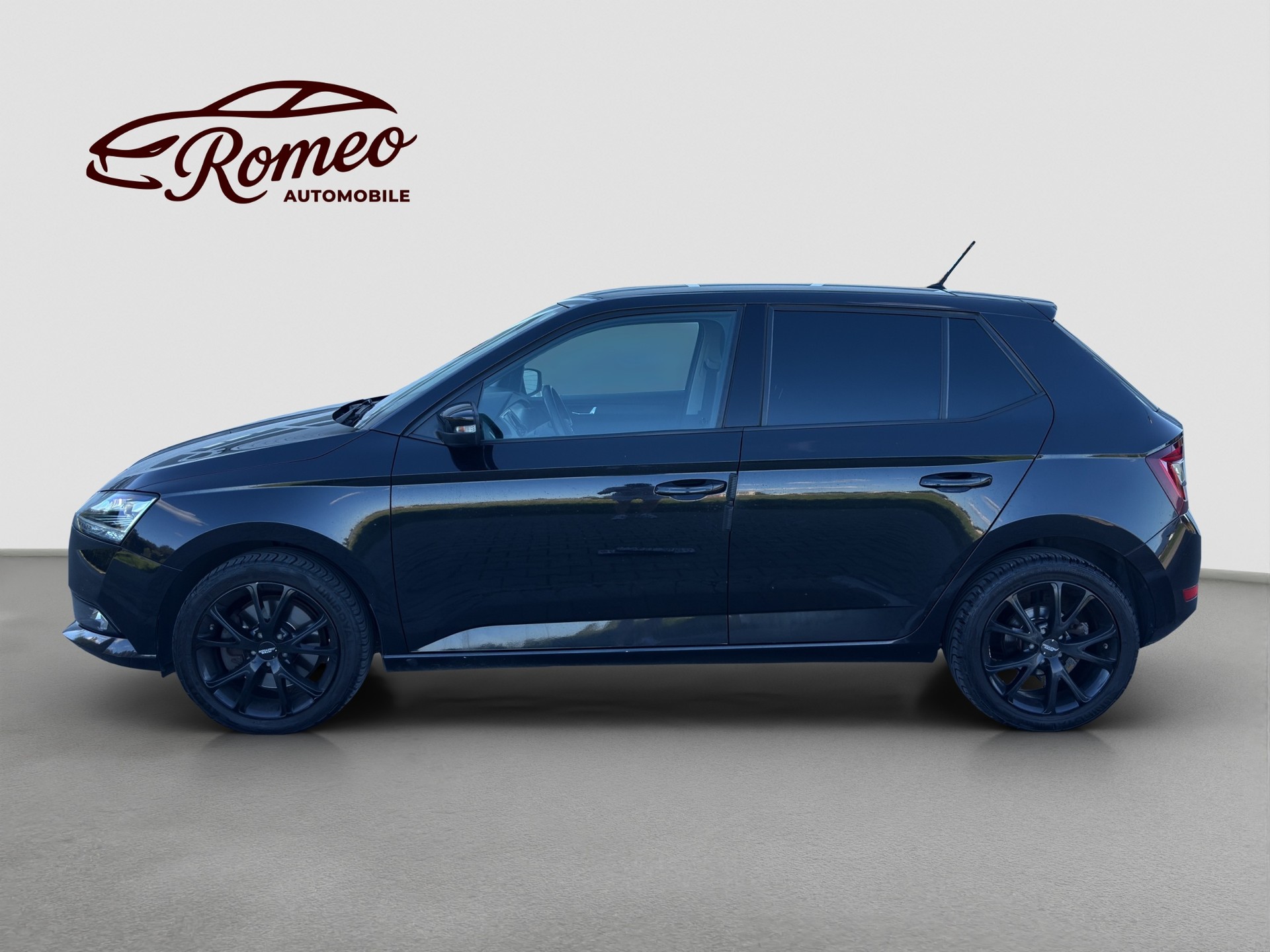 SKODA Fabia 1.0 TSI Soleil DSG ** Ab MFK und Service ** CH Auto ** 1. Hand ** Alcantara ** Keyless **-image-4