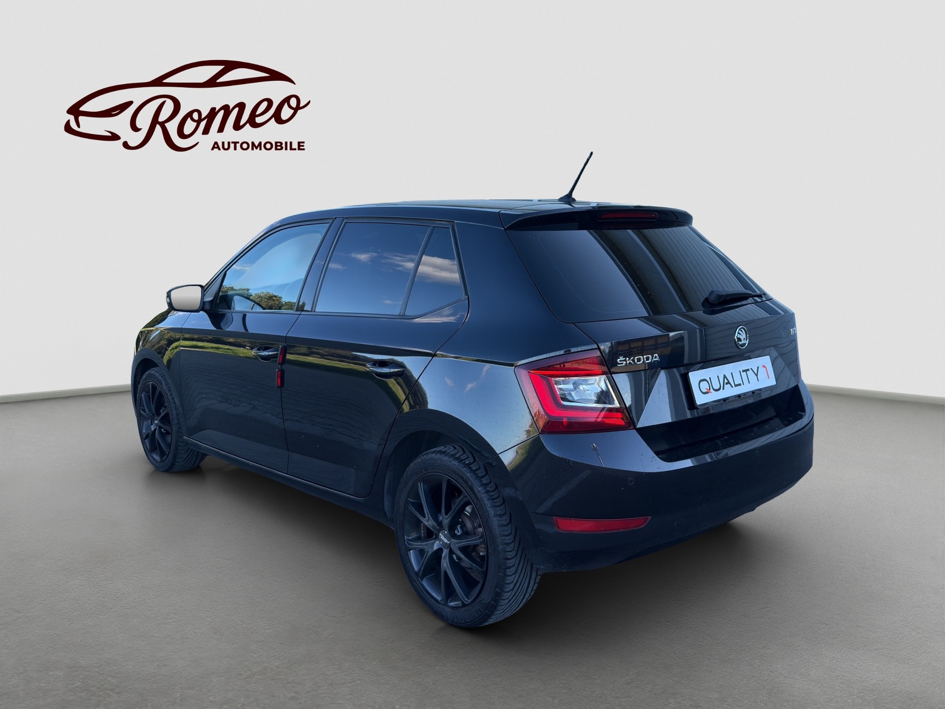 SKODA Fabia 1.0 TSI Soleil DSG ** Ab MFK und Service ** CH Auto ** 1. Hand ** Alcantara ** Keyless **-image-2
