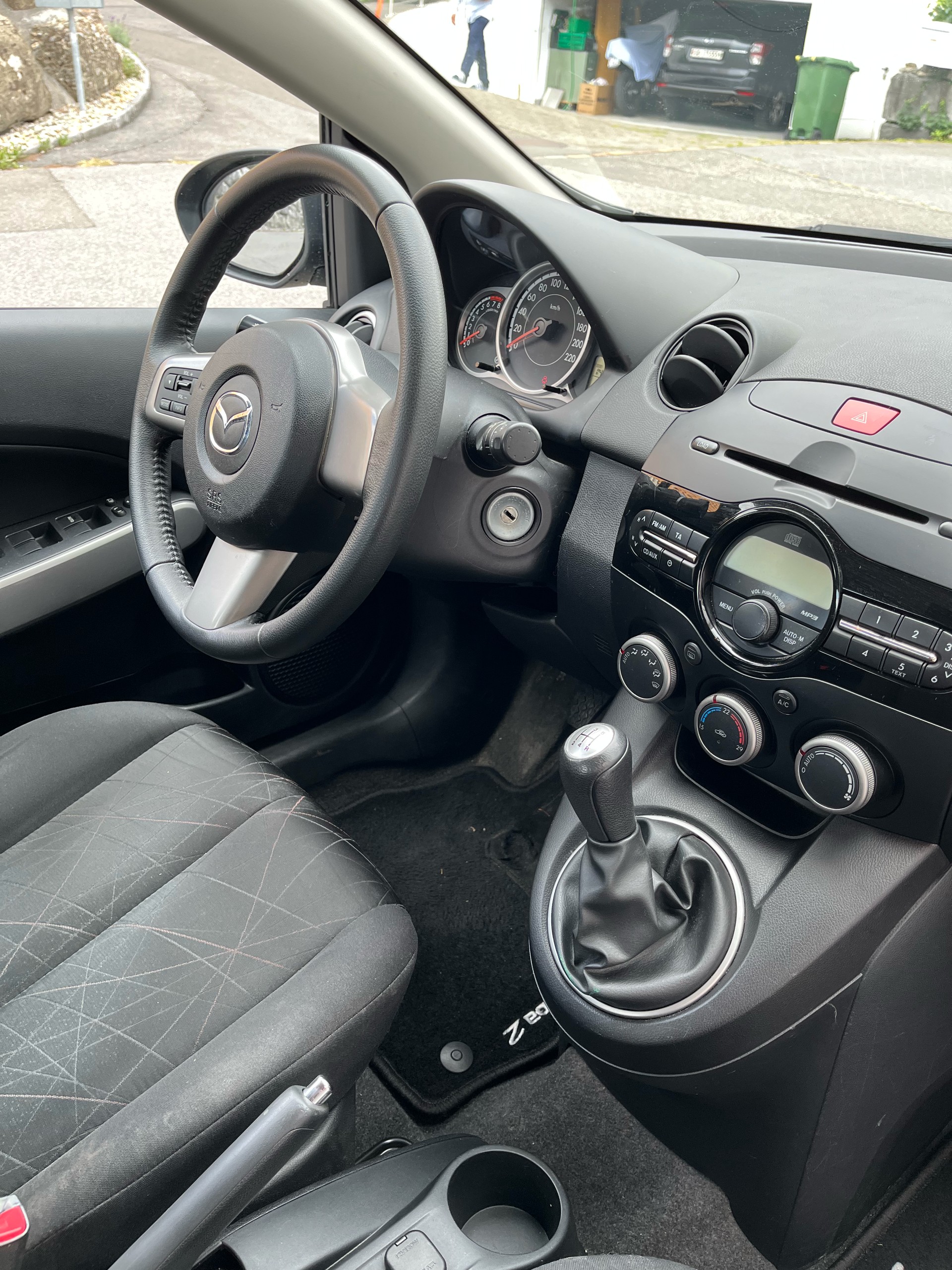 MAZDA 1.3 84 MZR Exclusive-image-4