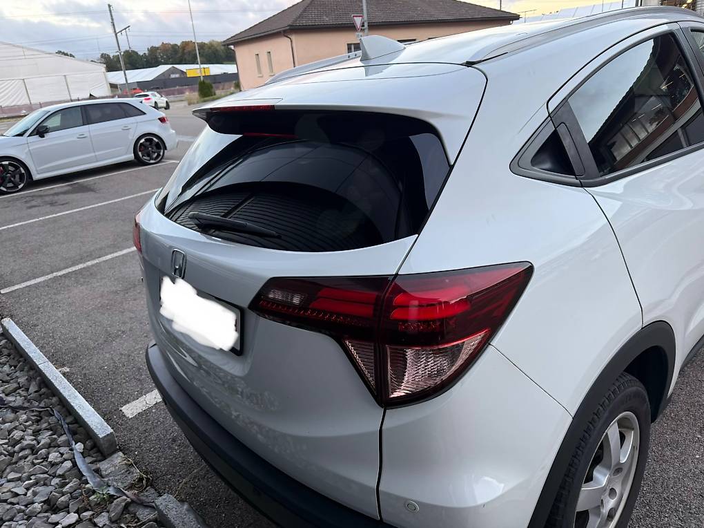 HONDA HR-V-image-1