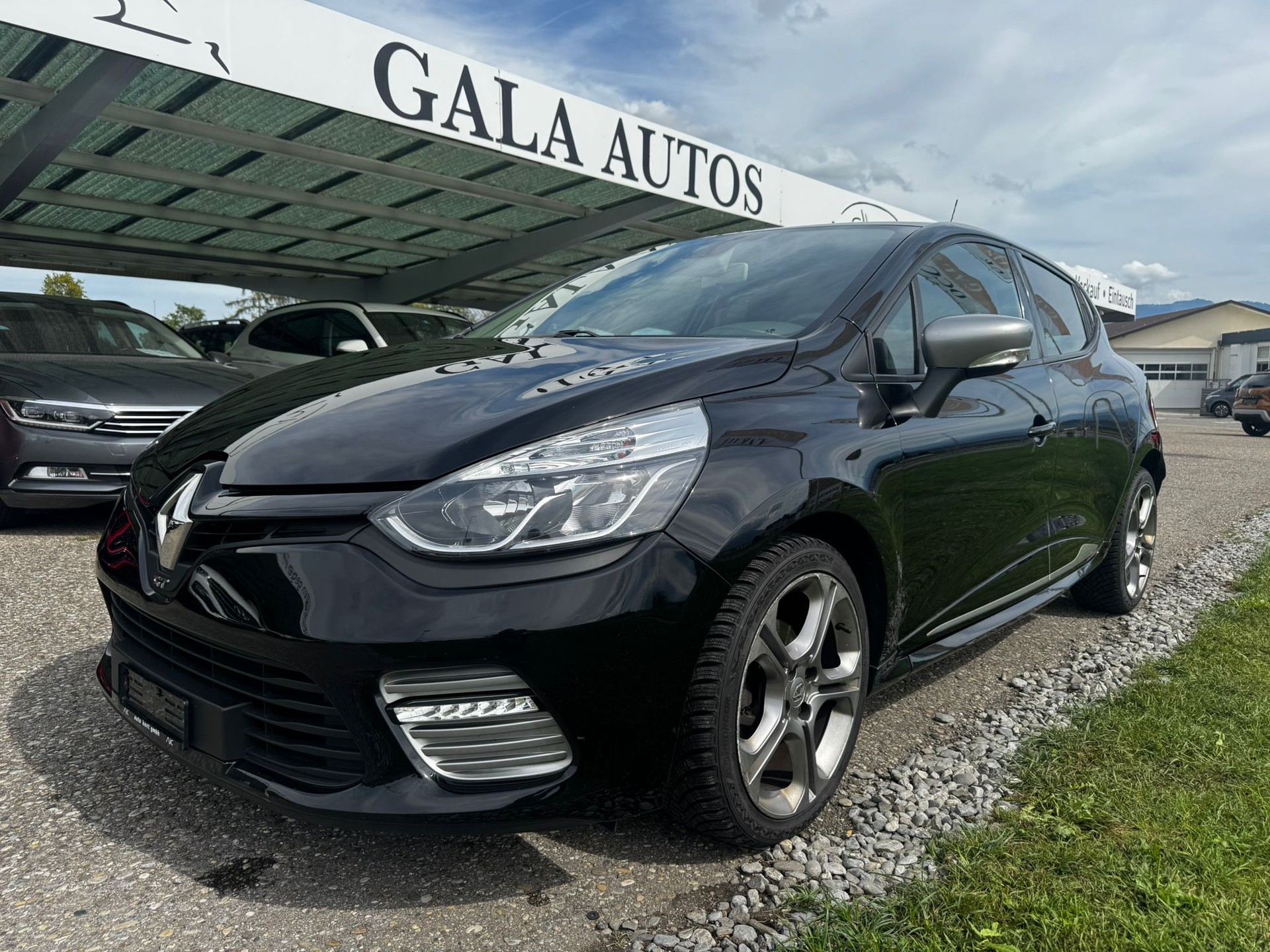 RENAULT CLIO-image-0