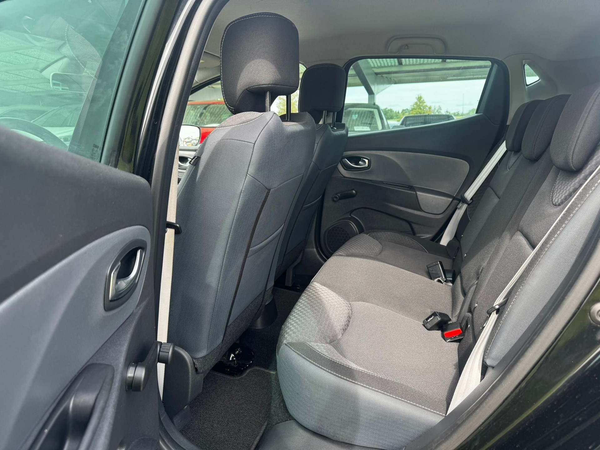 RENAULT CLIO-image-10