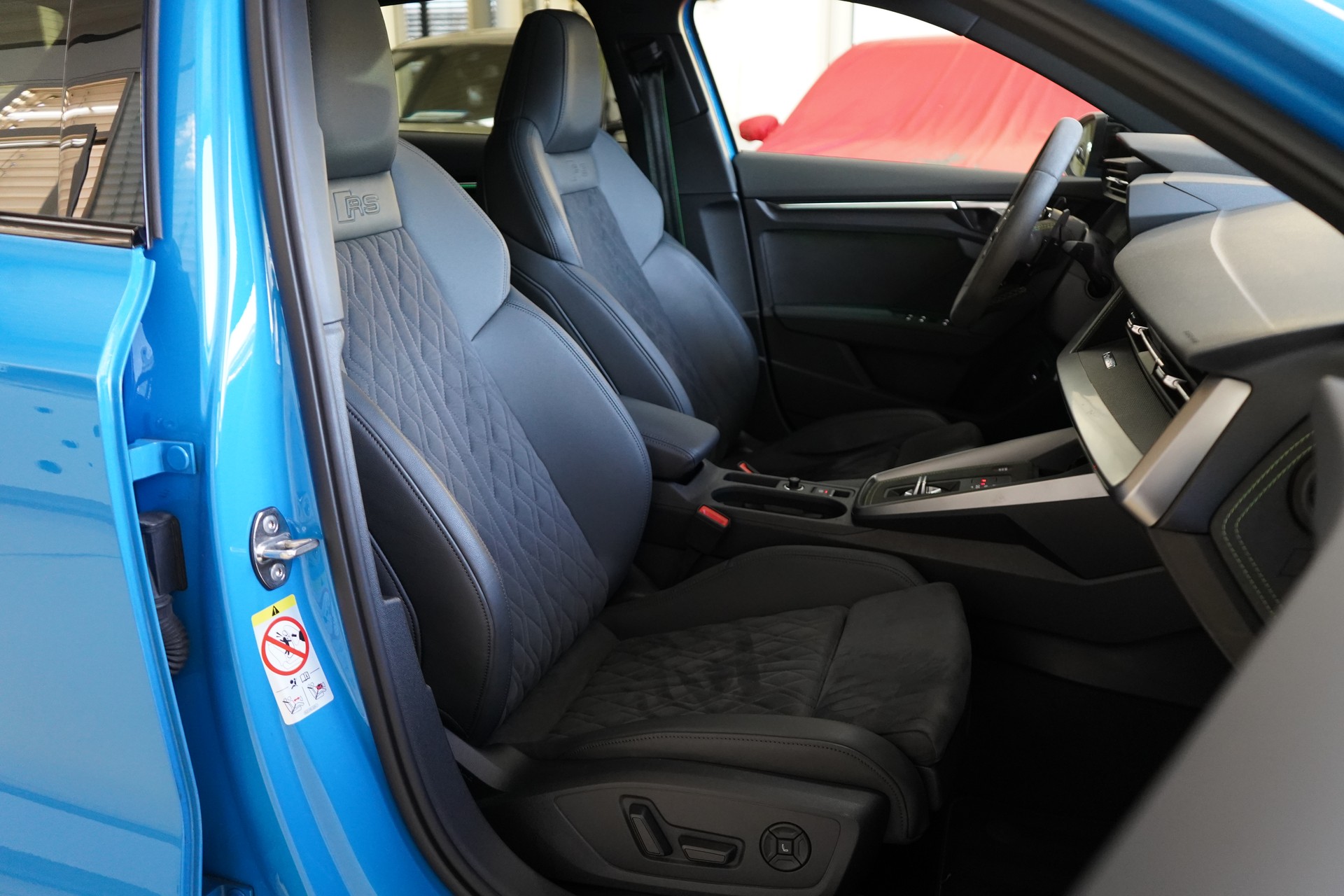 AUDI RS3 Sportback 2.5 TSI quattro S-tronic / Turbo-Blau * APR *-image-30