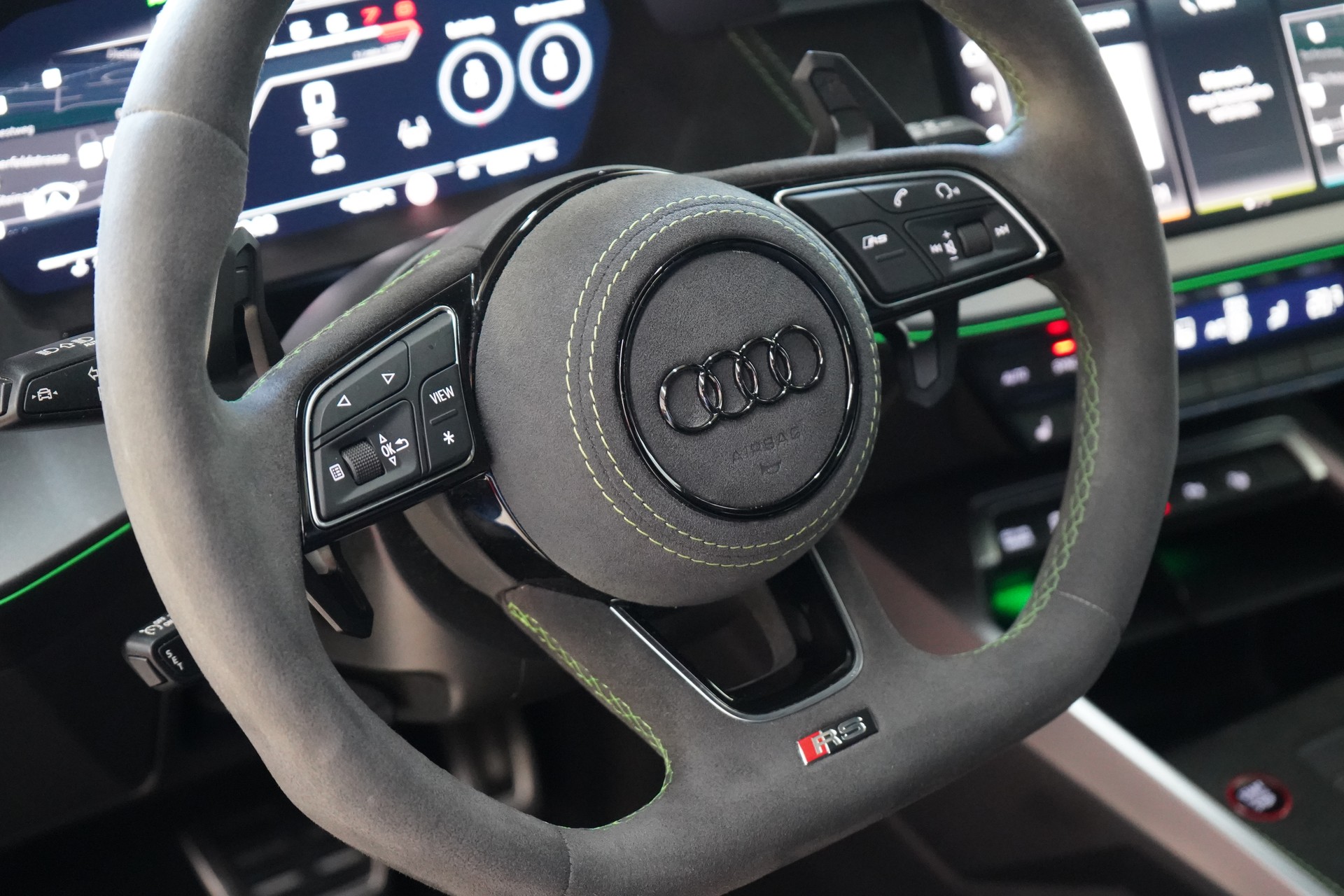 AUDI RS3 Sportback 2.5 TSI quattro S-tronic / Turbo-Blau * APR *-image-16