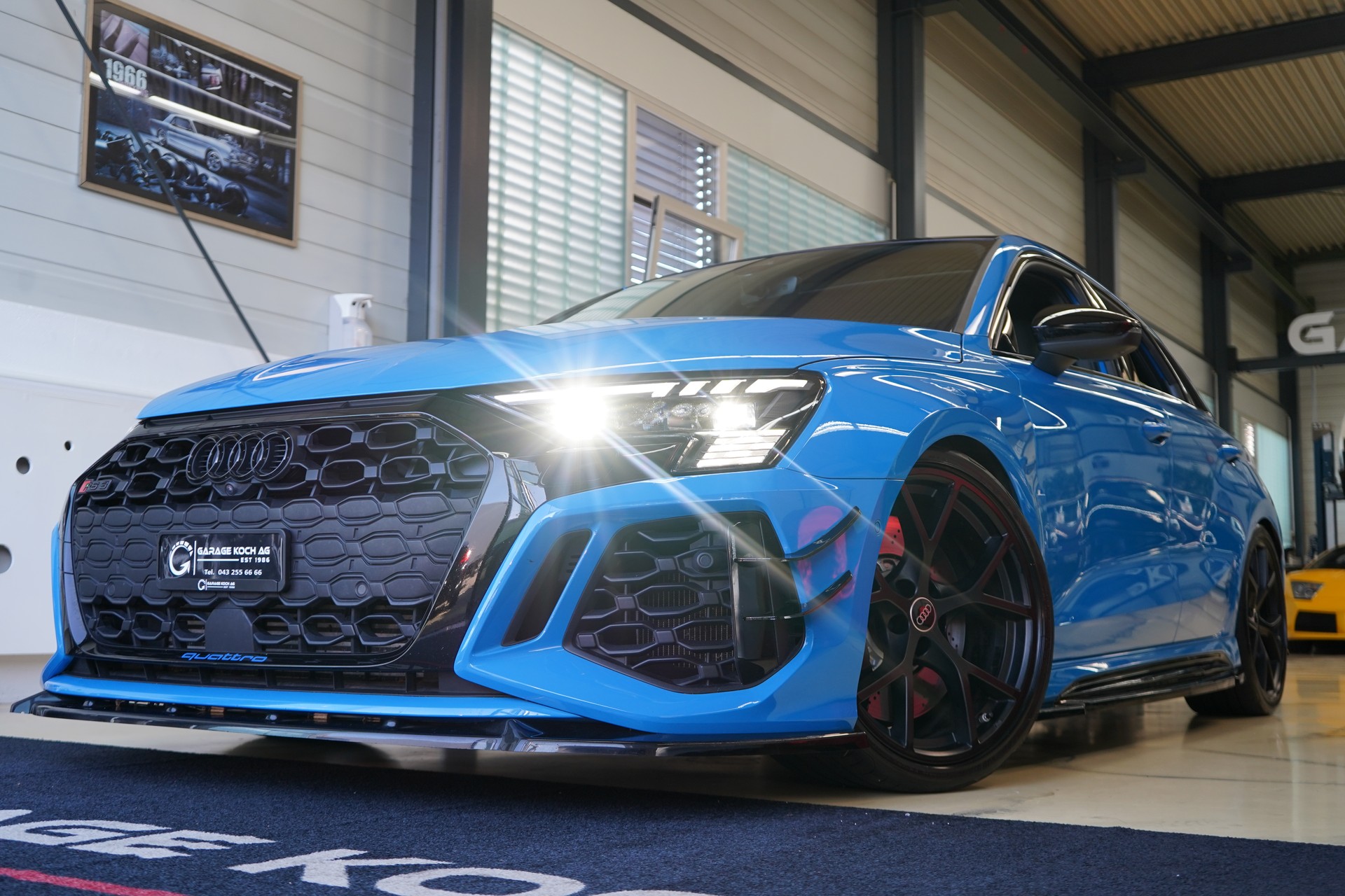 AUDI RS3 Sportback 2.5 TSI quattro S-tronic / Turbo-Blau * APR *-image-1