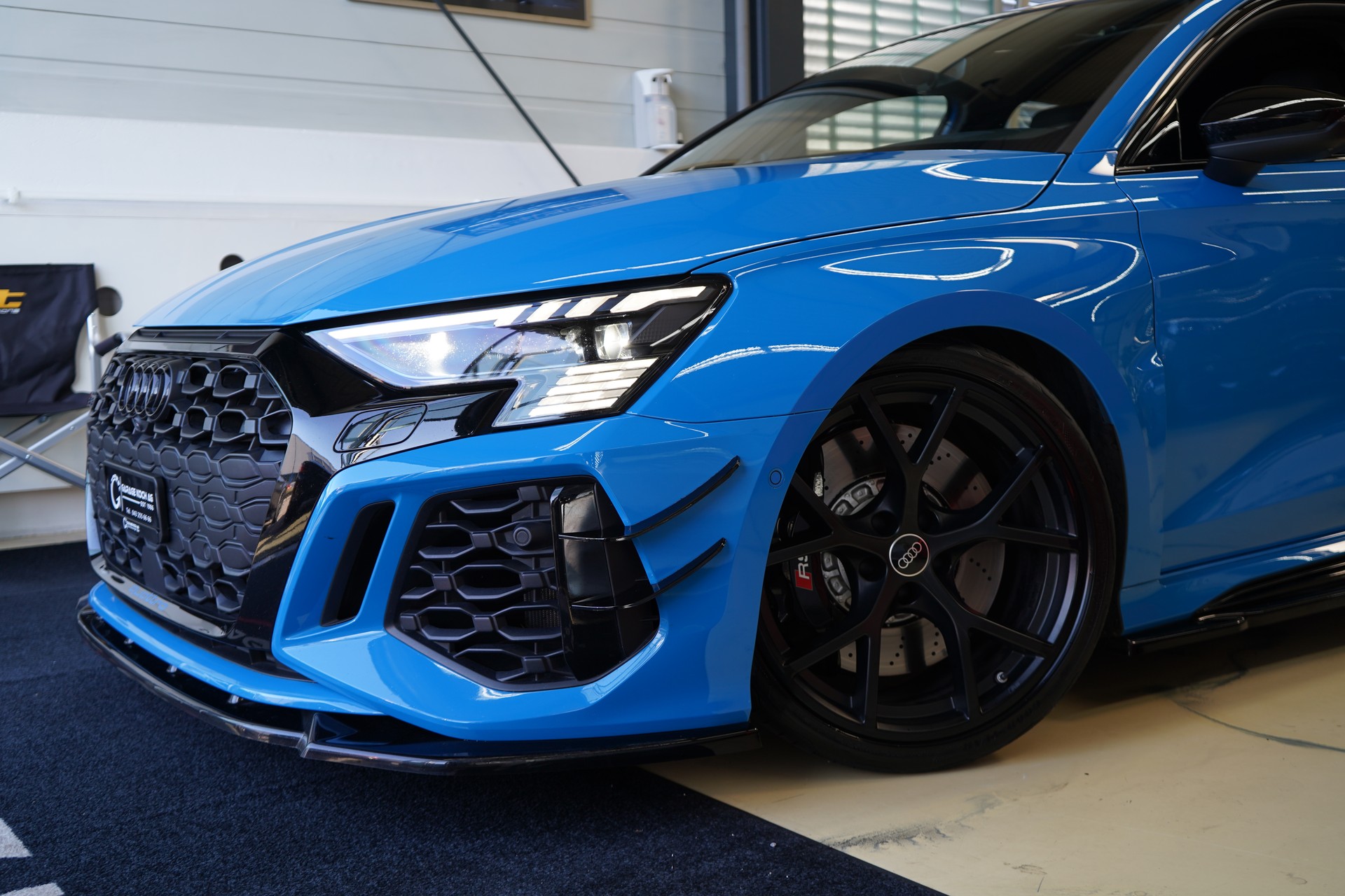 AUDI RS3 Sportback 2.5 TSI quattro S-tronic / Turbo-Blau * APR *-image-3
