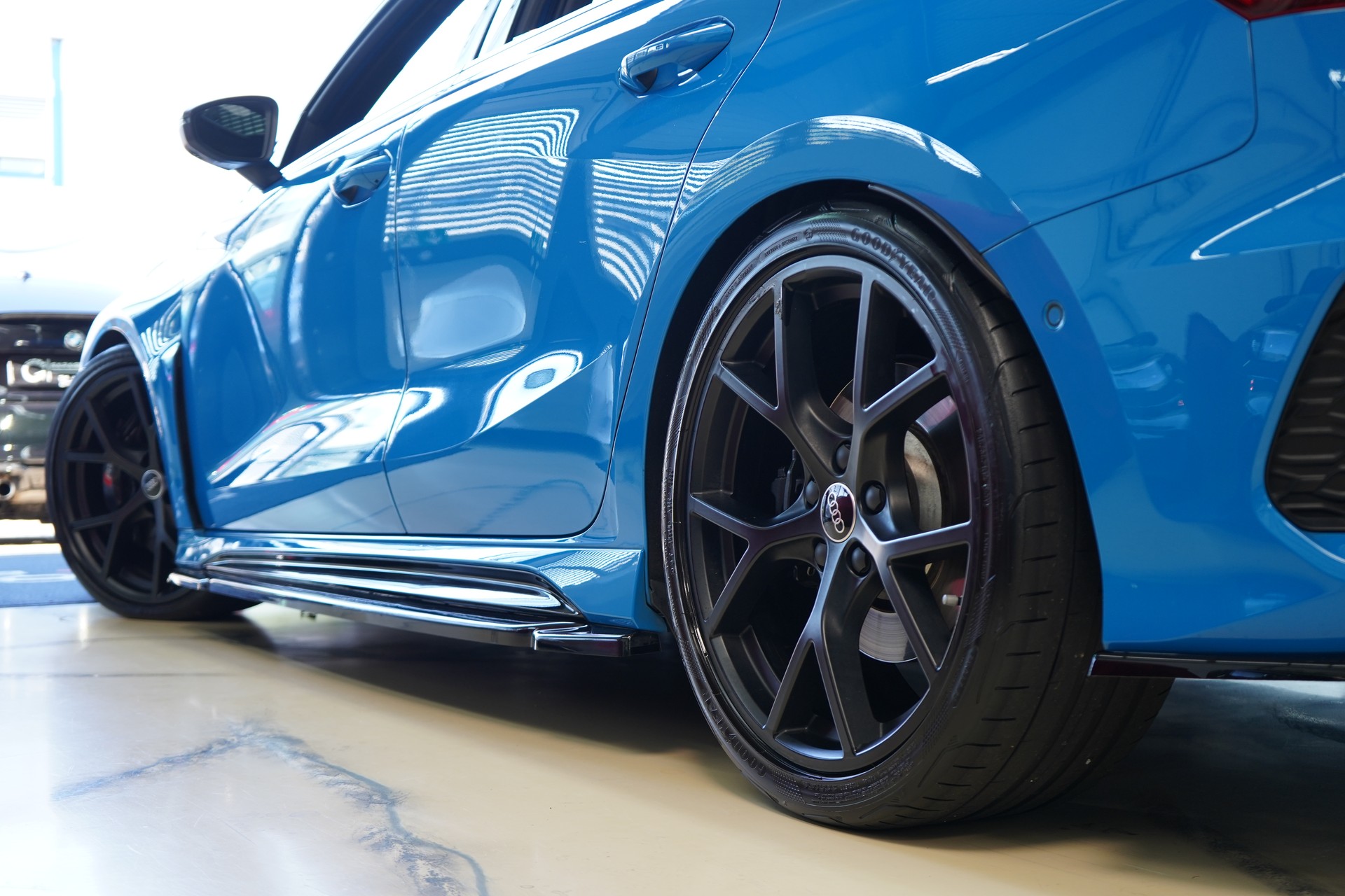 AUDI RS3 Sportback 2.5 TSI quattro S-tronic / Turbo-Blau * APR *-image-6