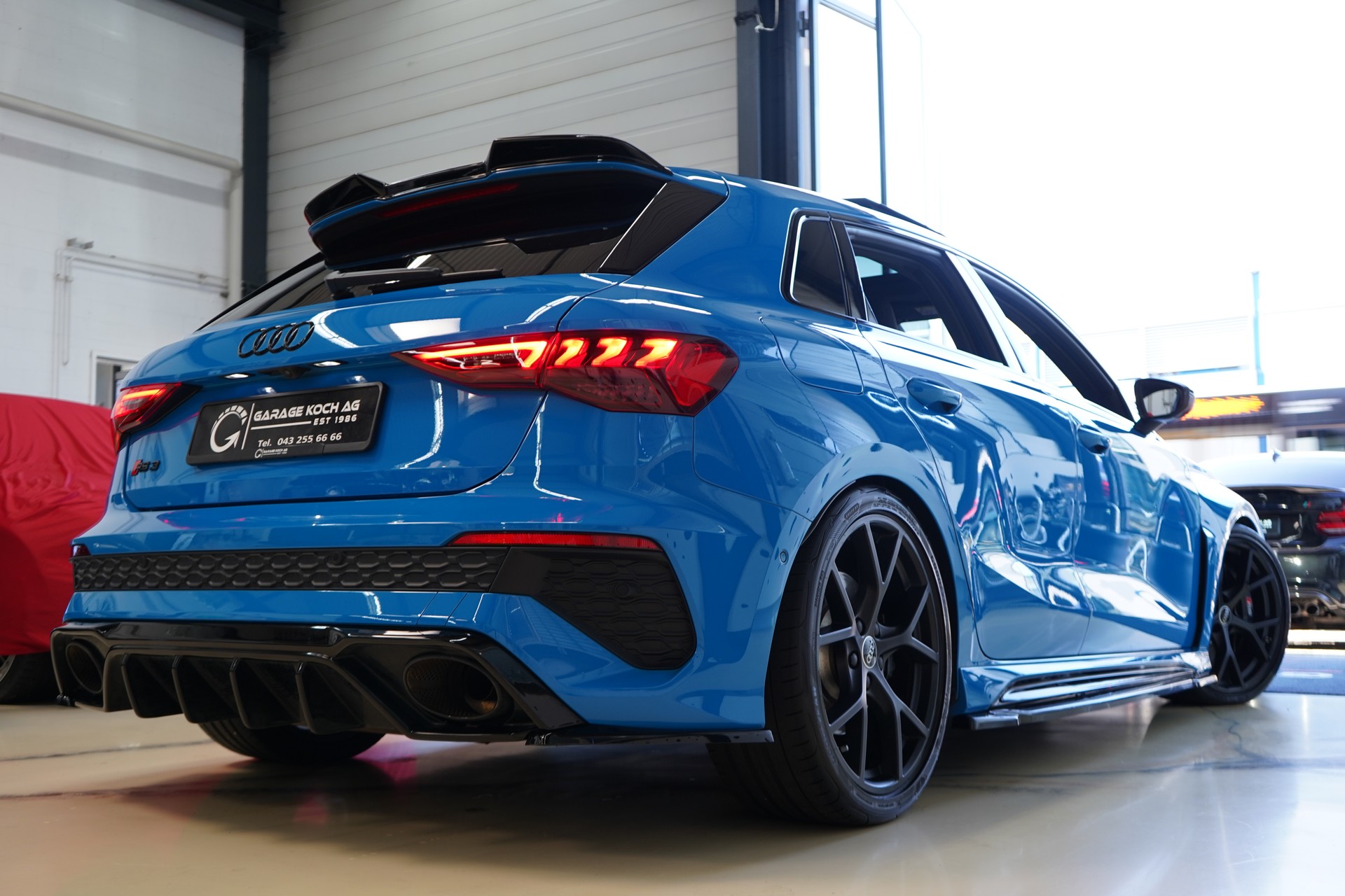 AUDI RS3 Sportback 2.5 TSI quattro S-tronic / Turbo-Blau * APR *-image-9