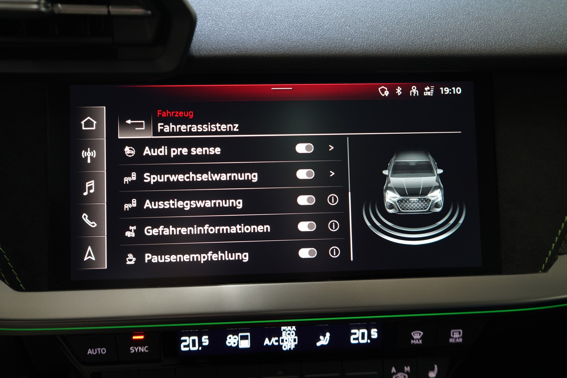 AUDI RS3 Sportback 2.5 TSI quattro S-tronic / Turbo-Blau * APR *-image-21