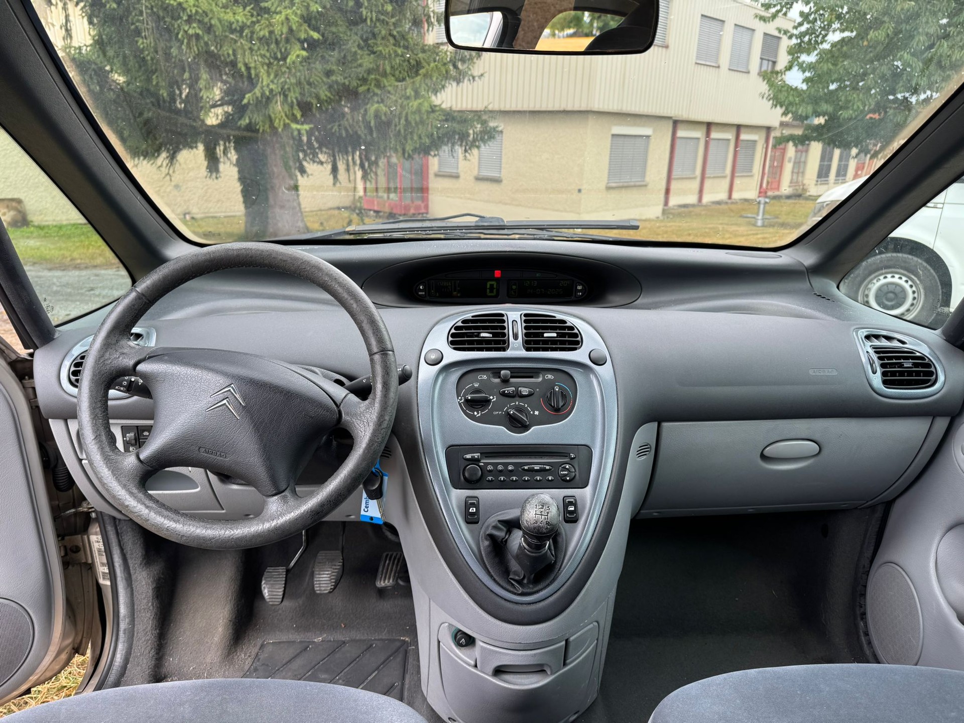 CITROEN Xsara Picasso 1.8i 16V Exclusive-image-9