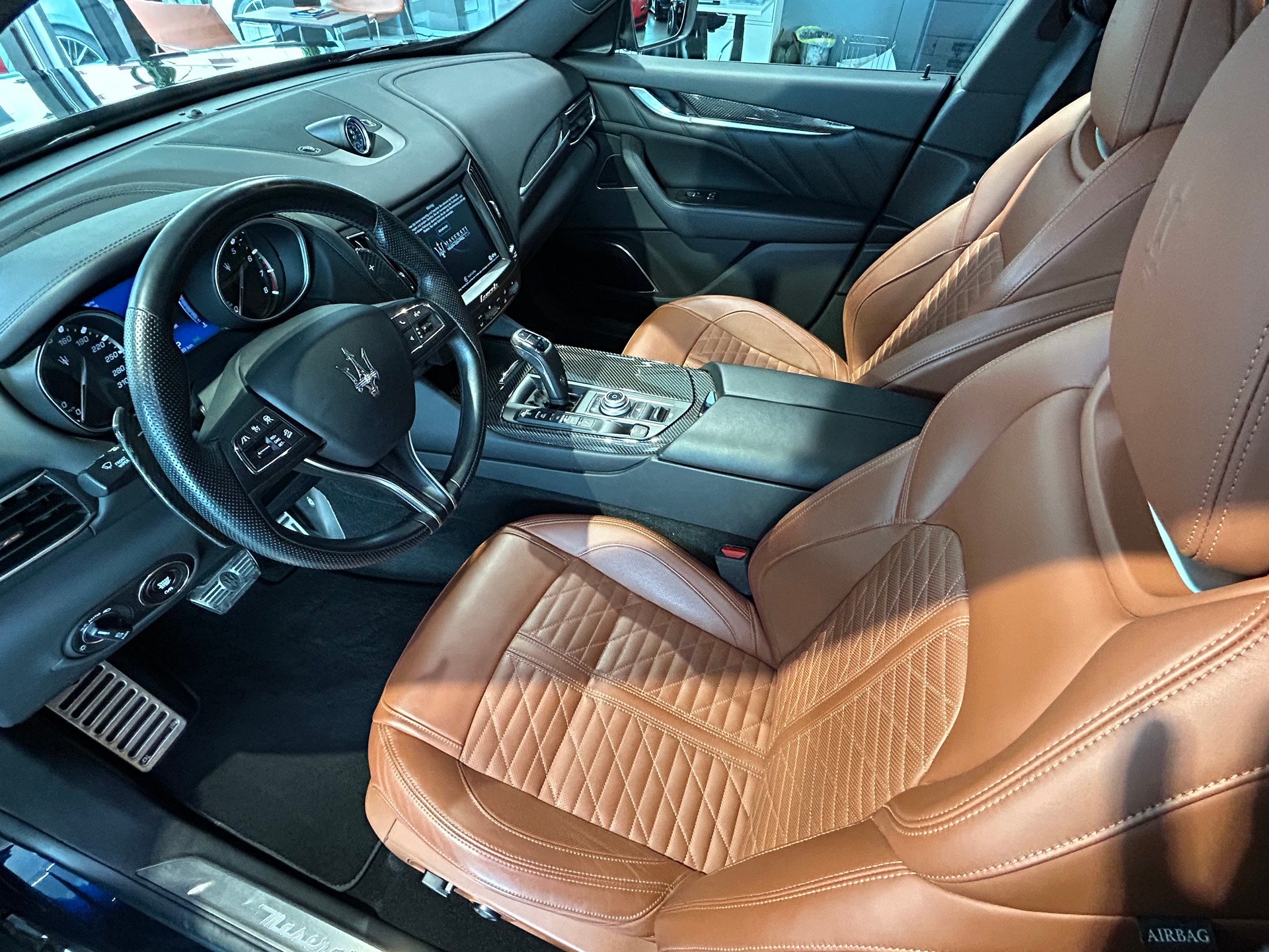MASERATI Levante S 3.0 V6 GranSport Automatica-image-9