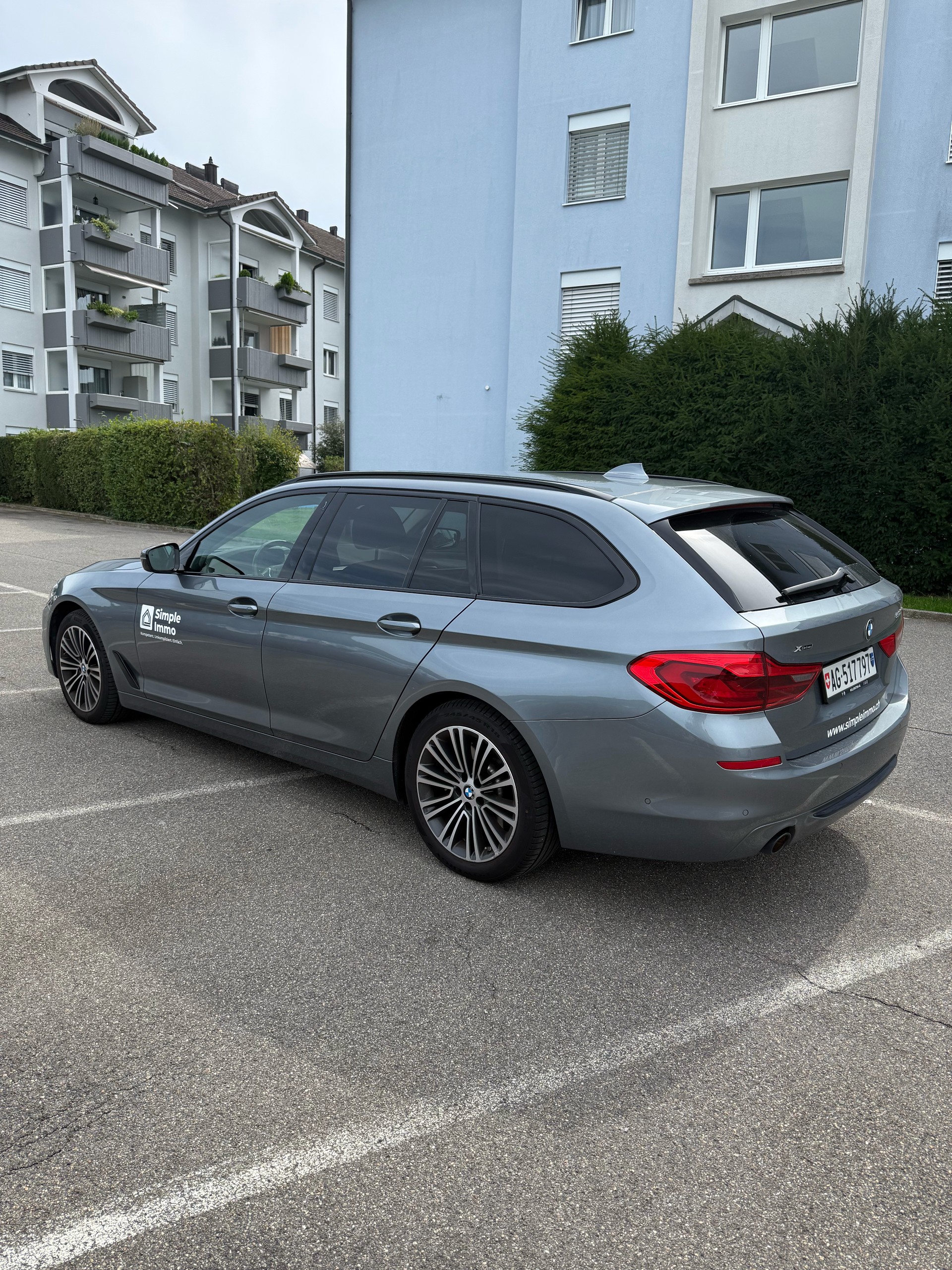 BMW 520d xDrive-image-1