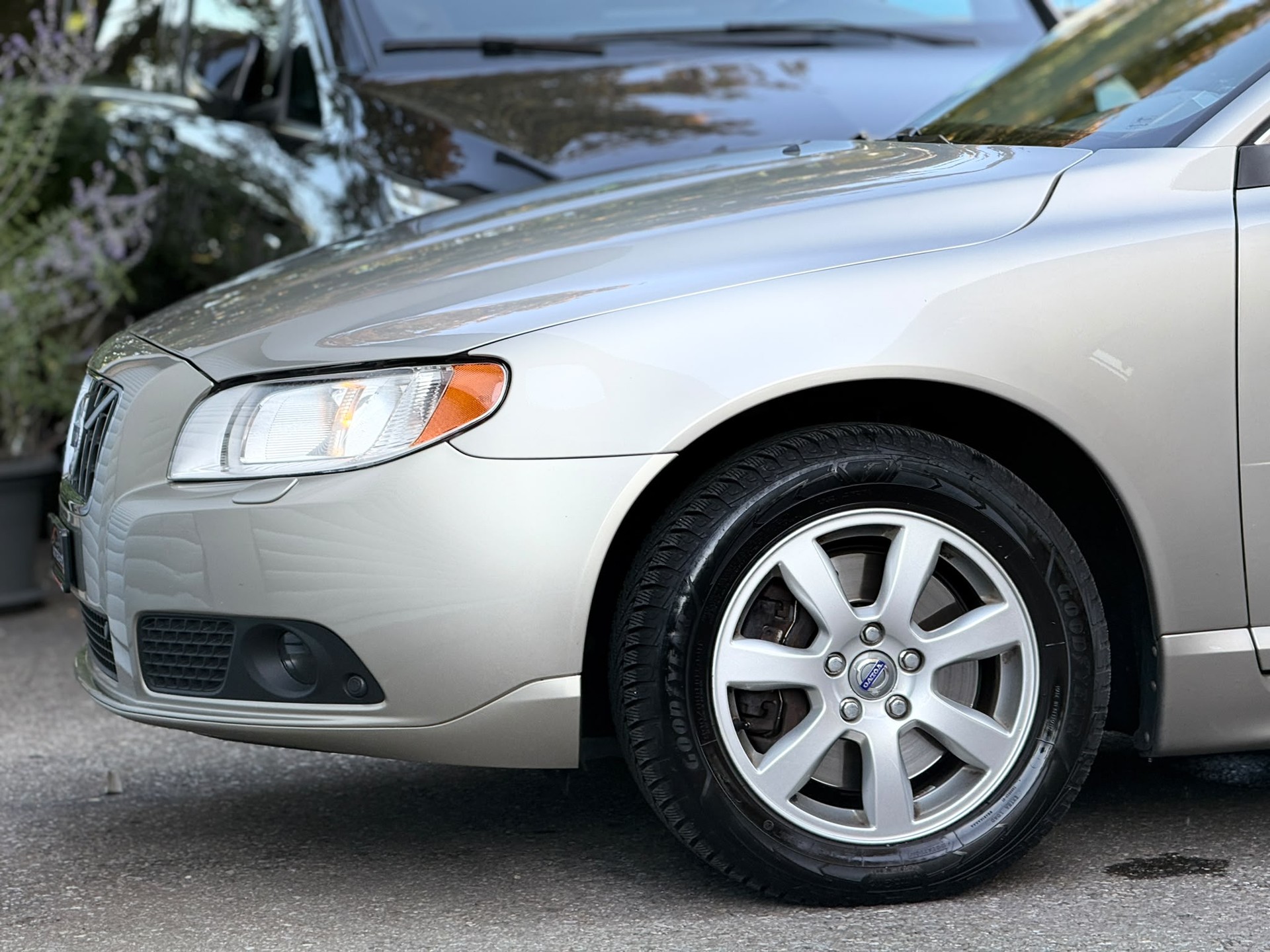 VOLVO V70 2.4 D5 Kinetic AWD-image-6