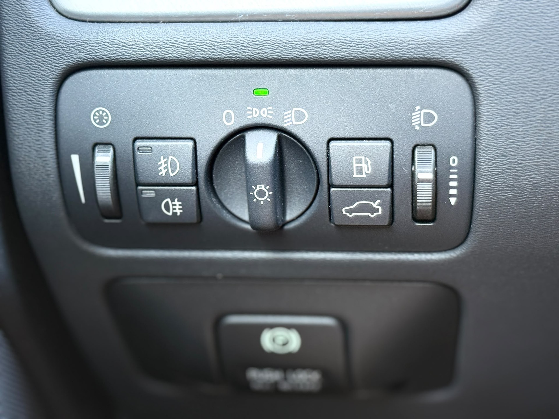 VOLVO V70 2.4 D5 Kinetic AWD-image-17