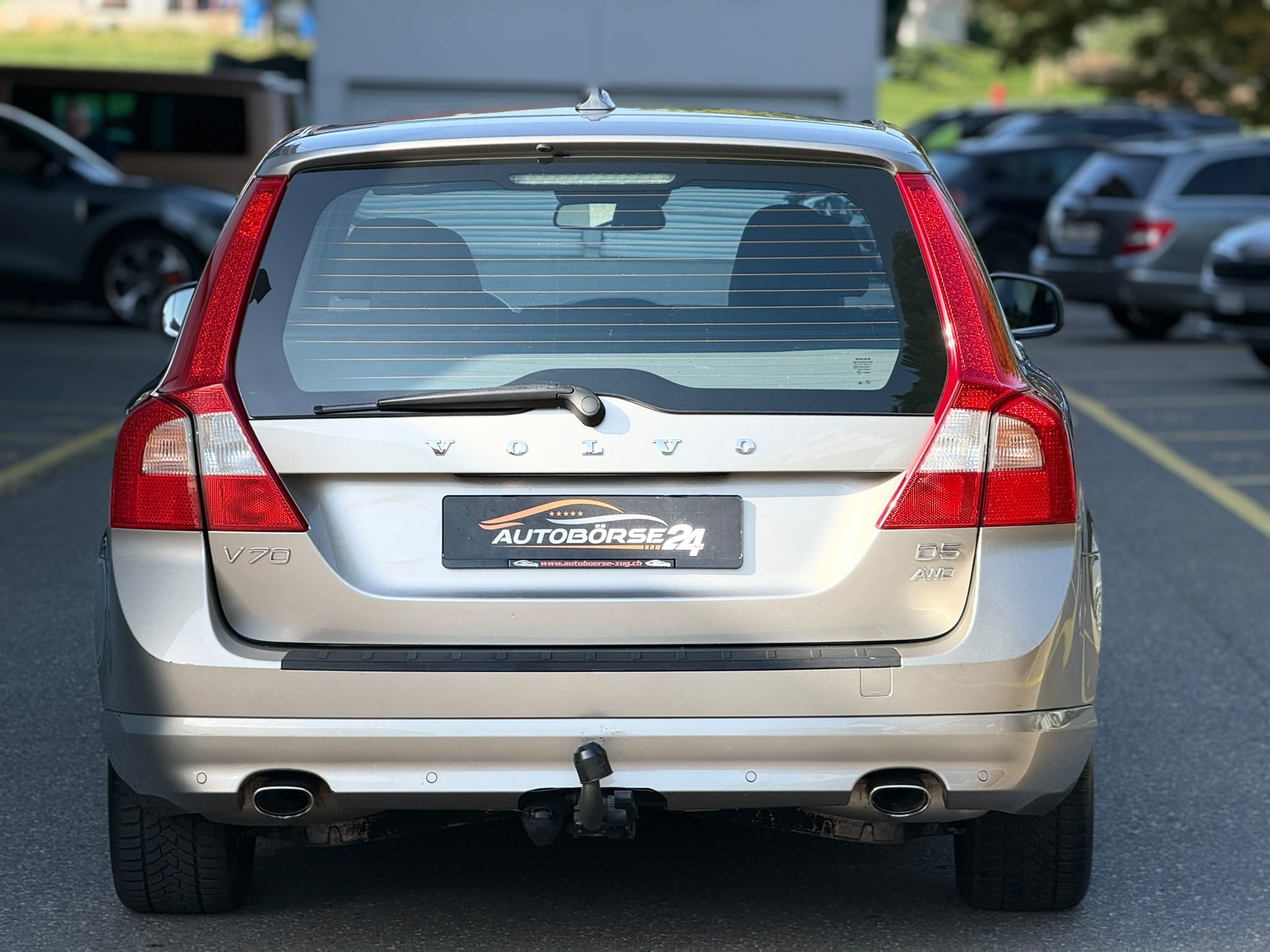 VOLVO V70 2.4 D5 Kinetic AWD-image-5