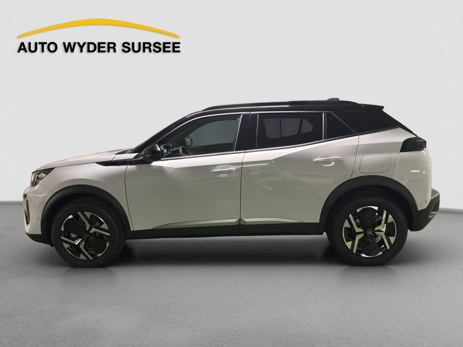 PEUGEOT 2008 1.2 Hybrid 145 GT Exclusive-image-2