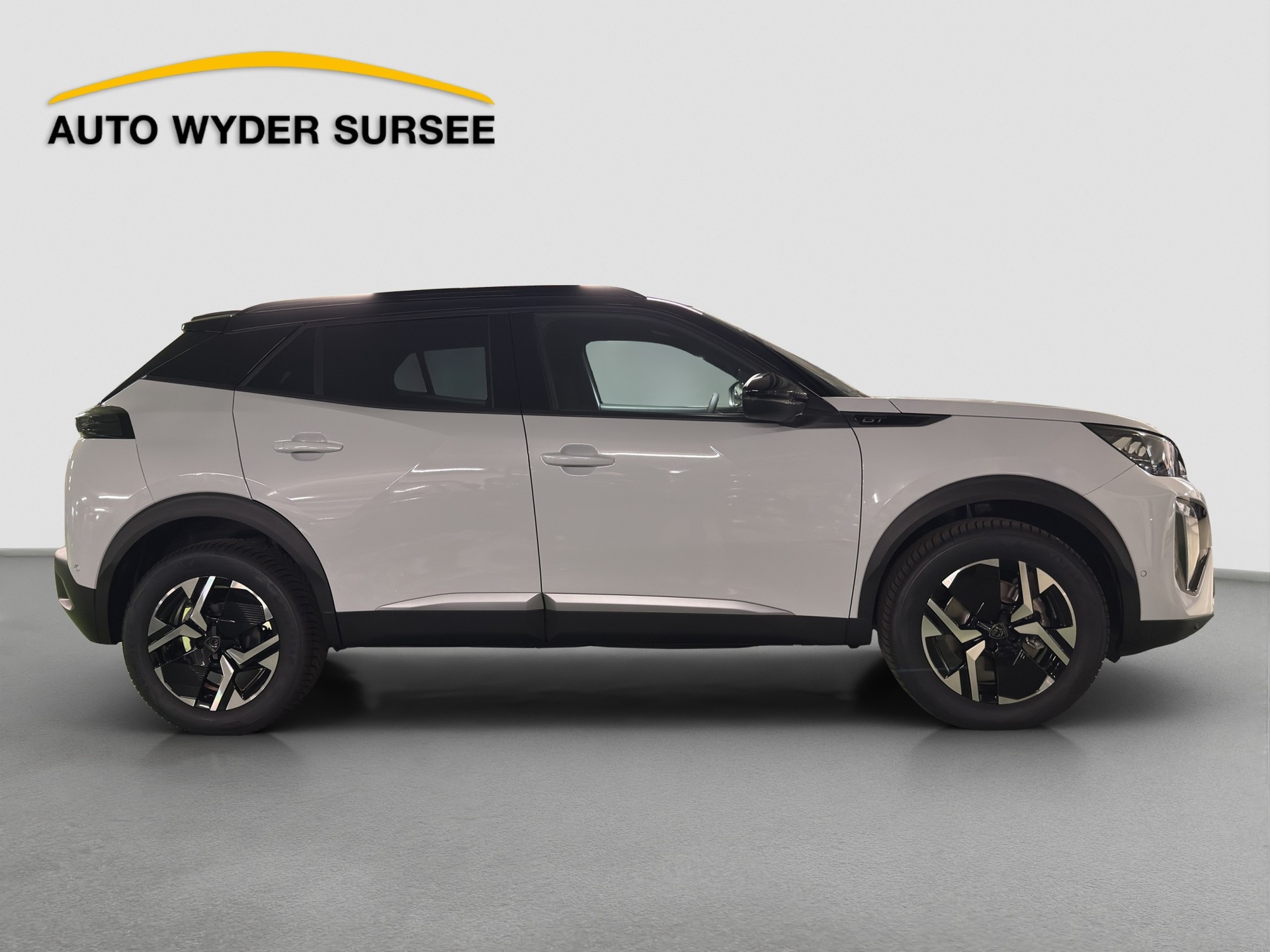 PEUGEOT 2008 1.2 Hybrid 145 GT Exclusive-image-6