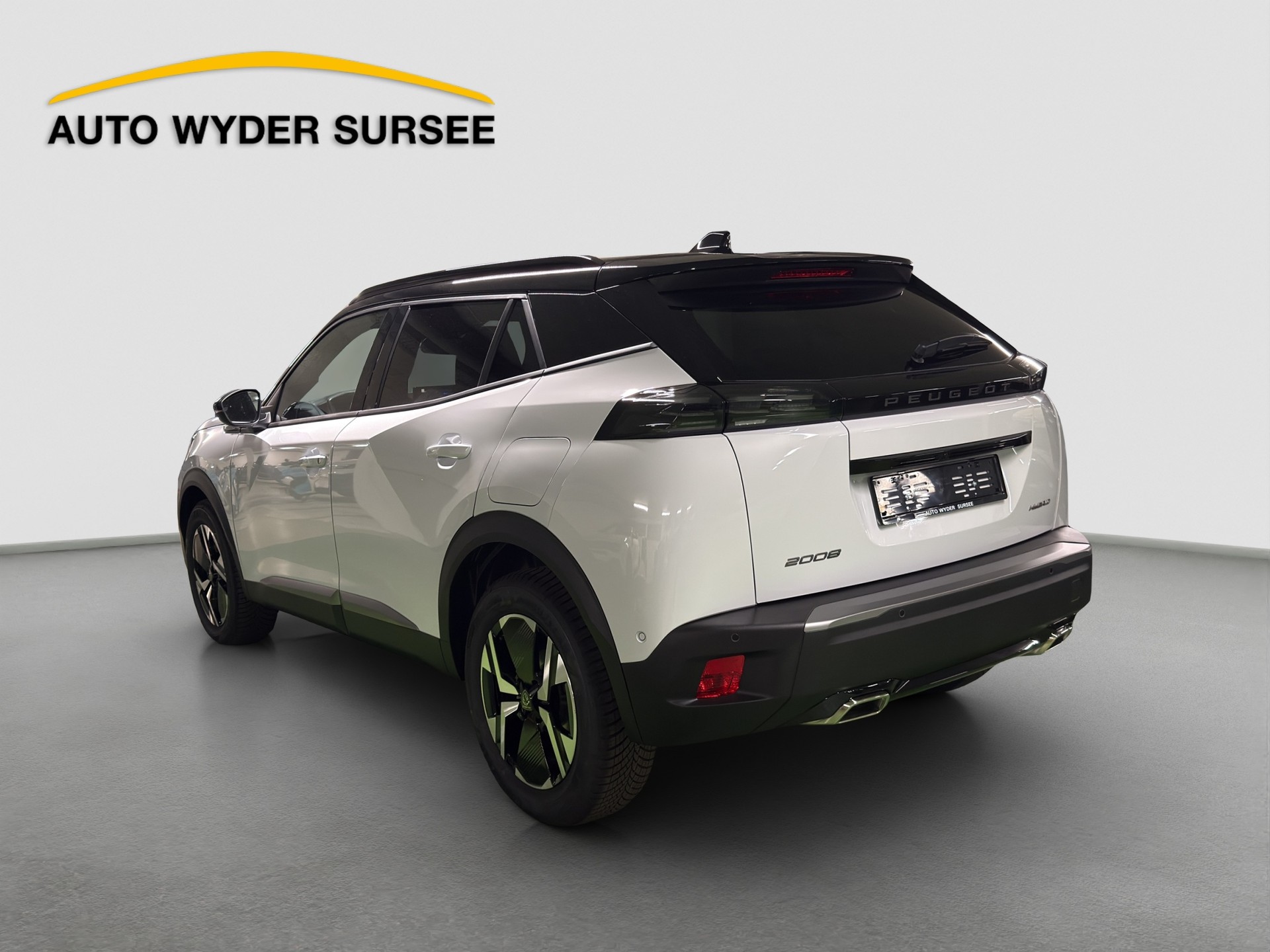 PEUGEOT 2008 1.2 Hybrid 145 GT Exclusive-image-3