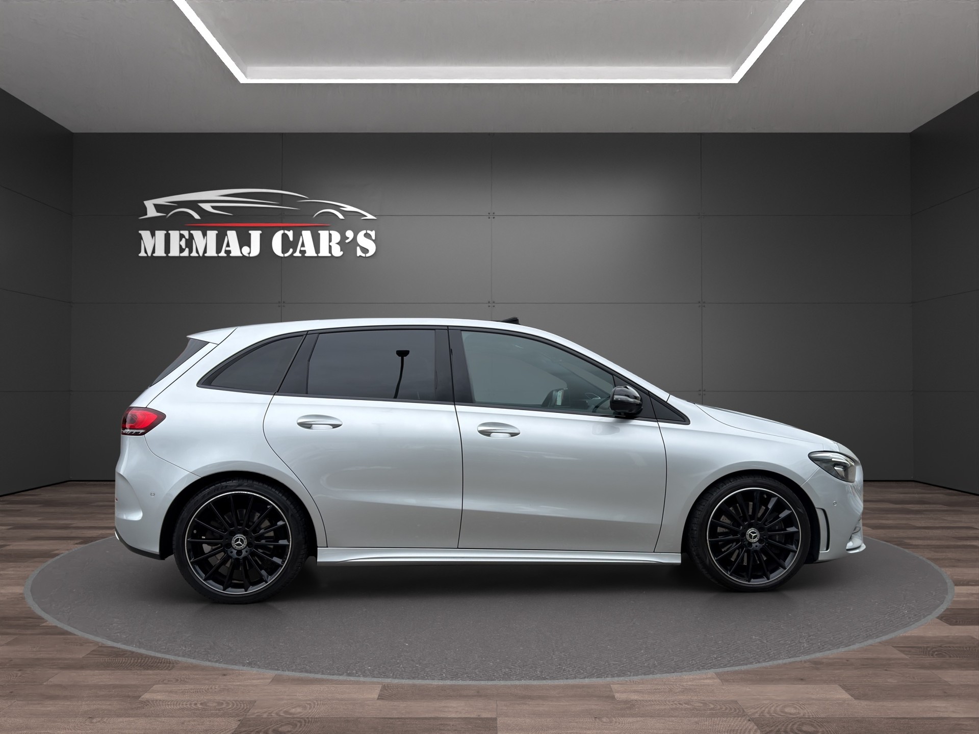MERCEDES-BENZ B 250 4Matic AMG Line Pano Frisch MFK-showroom-element-3