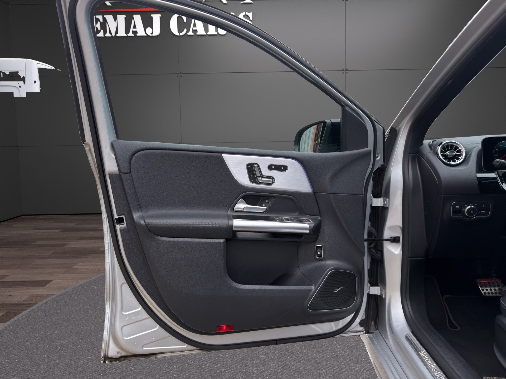 MERCEDES-BENZ B 250 4Matic AMG Line Pano Frisch MFK-image-15