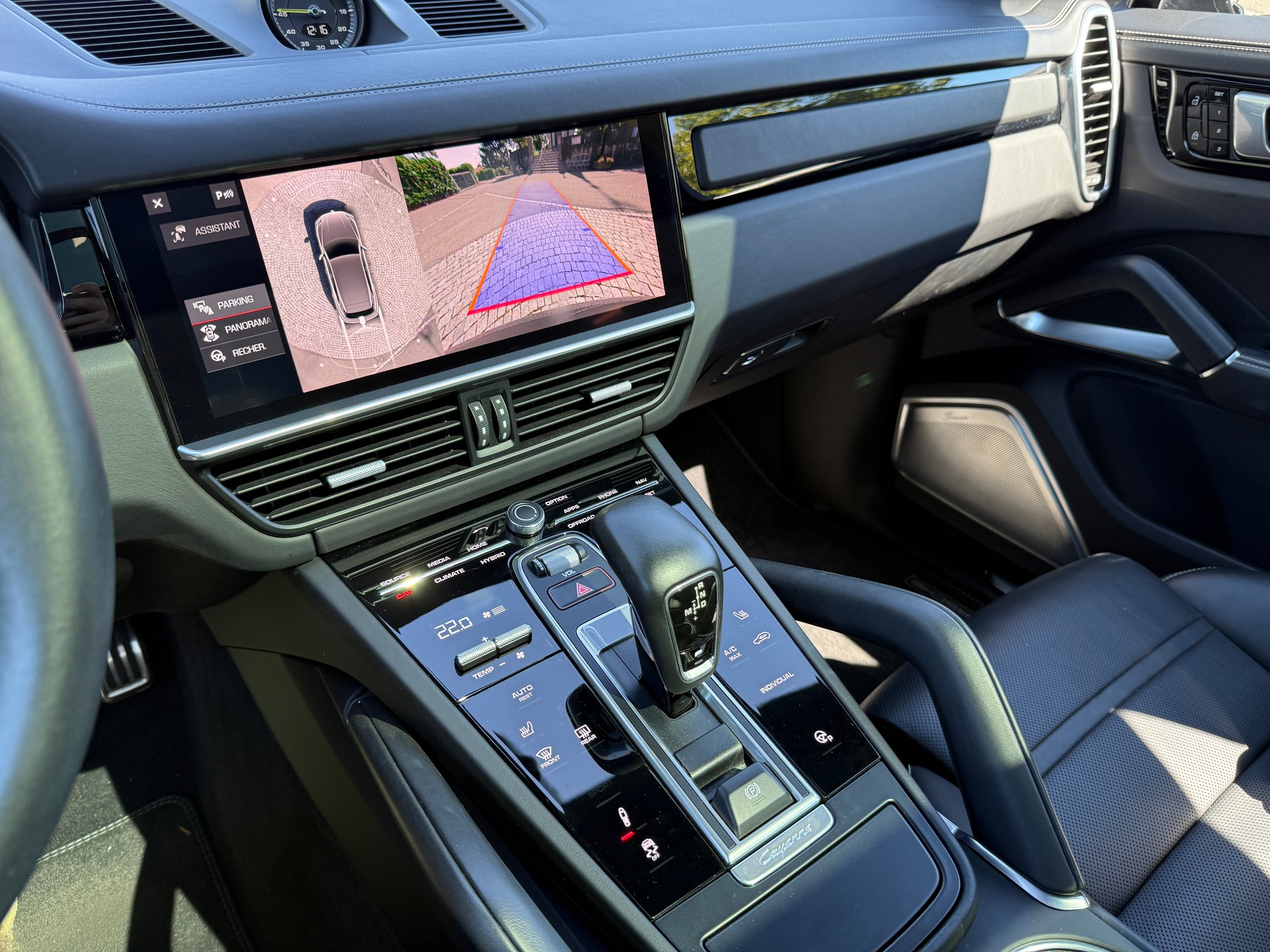 PORSCHE Cayenne Turbo S E-Hybrid-image-8