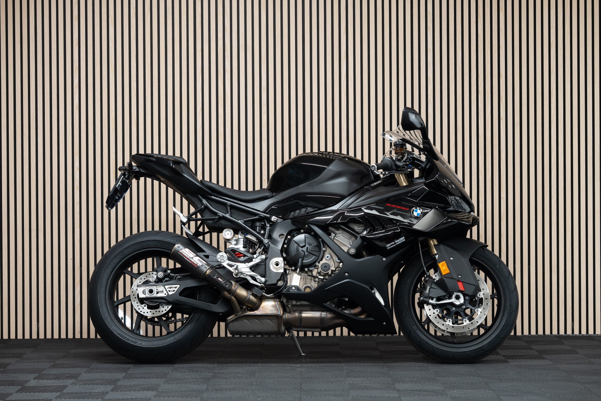 BMW S 1000 RR mit SC Project Endschalldämpfer