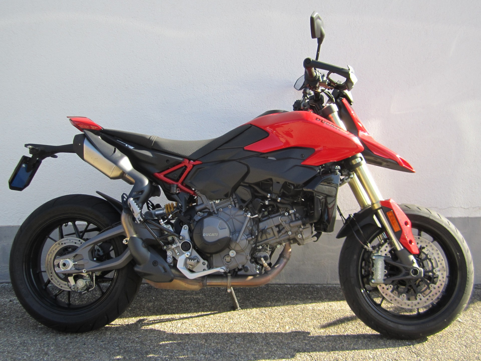 DUCATI HYPERMOTARD 890