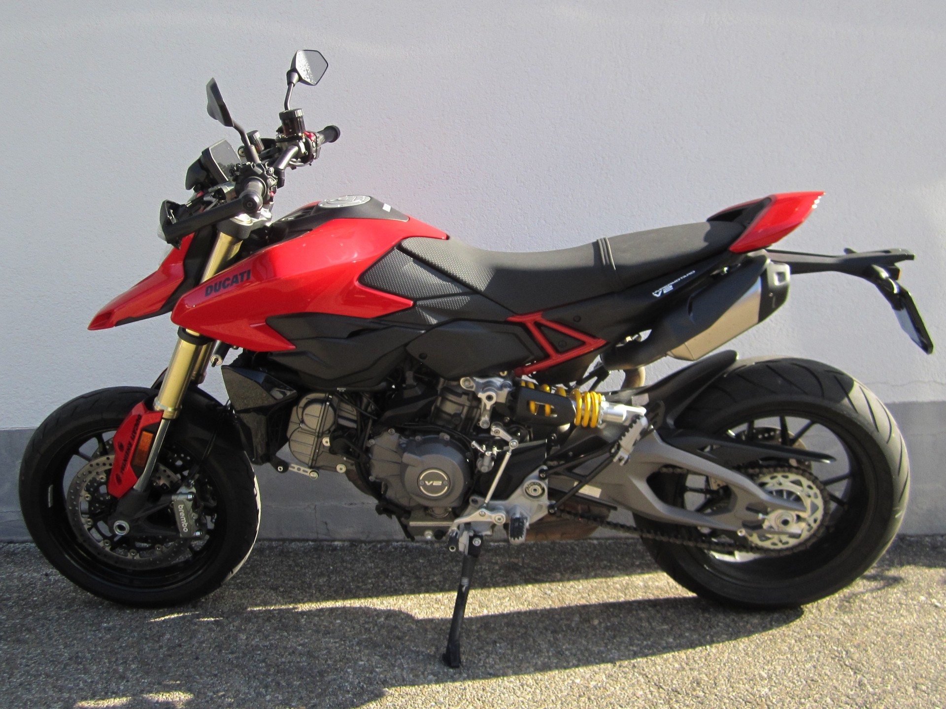 DUCATI HYPERMOTARD 890-image-2