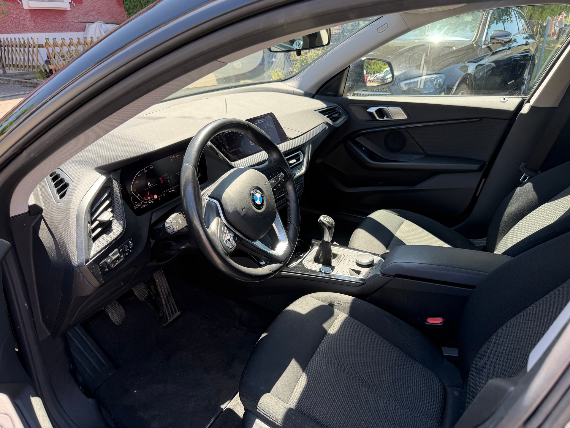 BMW 218d Gran Coupé Sport Line-image-6
