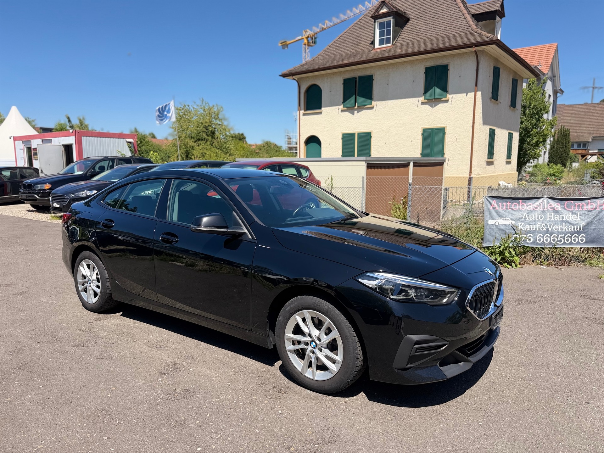 BMW 218d Gran Coupé Sport Line-image-5