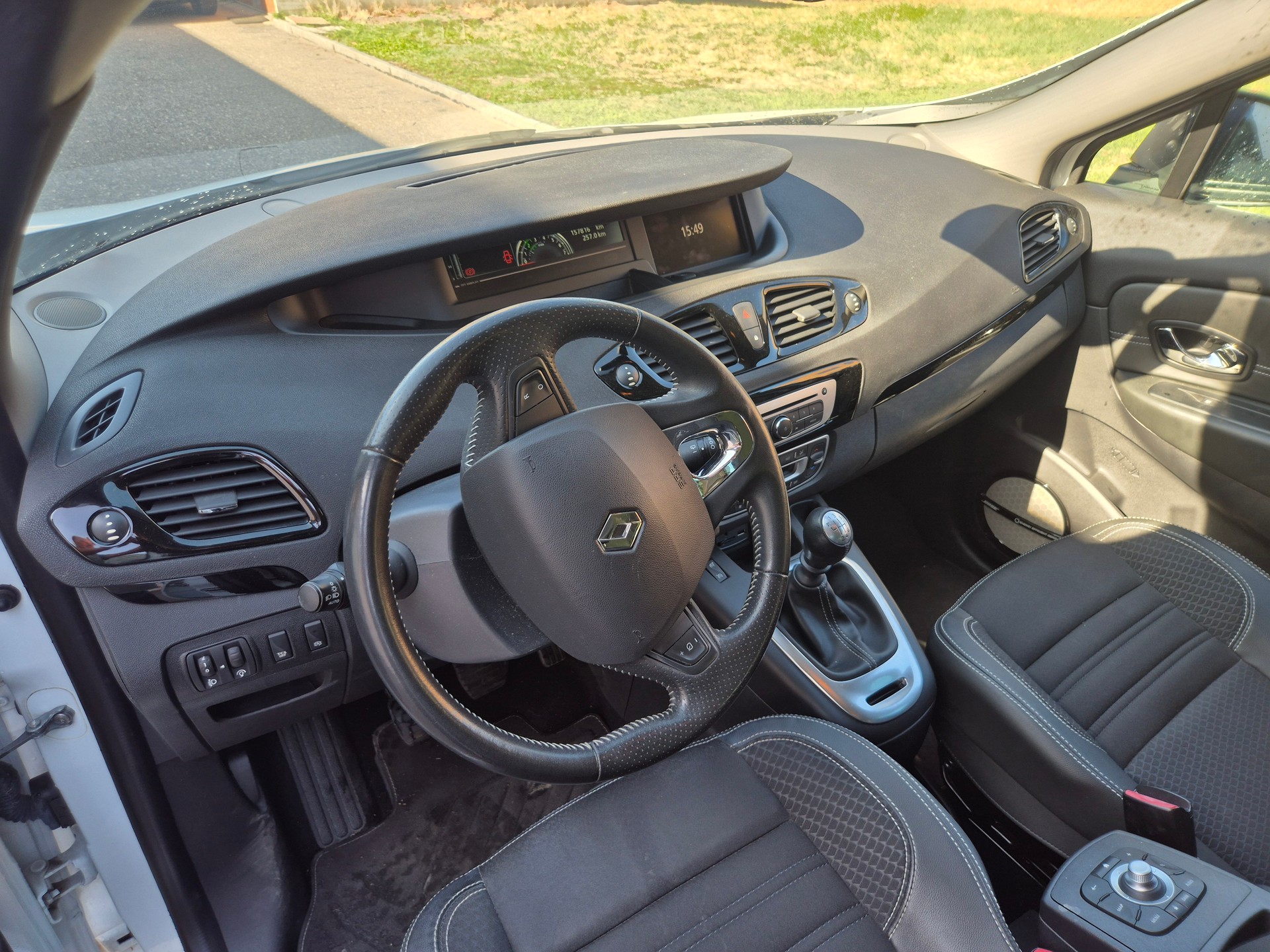 RENAULT Grand Scénic 1.2 16V Turbo Expression-image-8