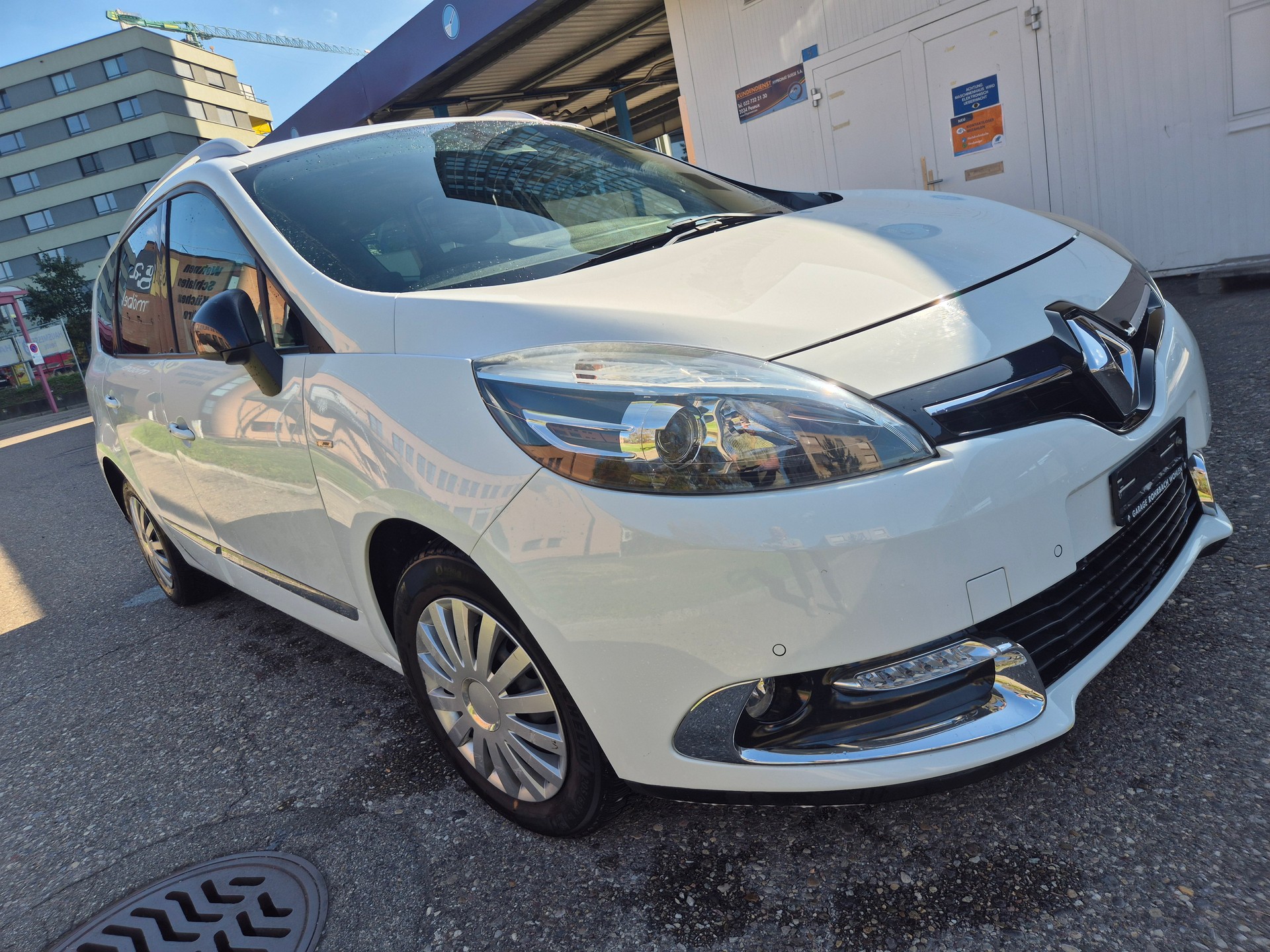 RENAULT Grand Scénic 1.2 16V Turbo Expression-image-1