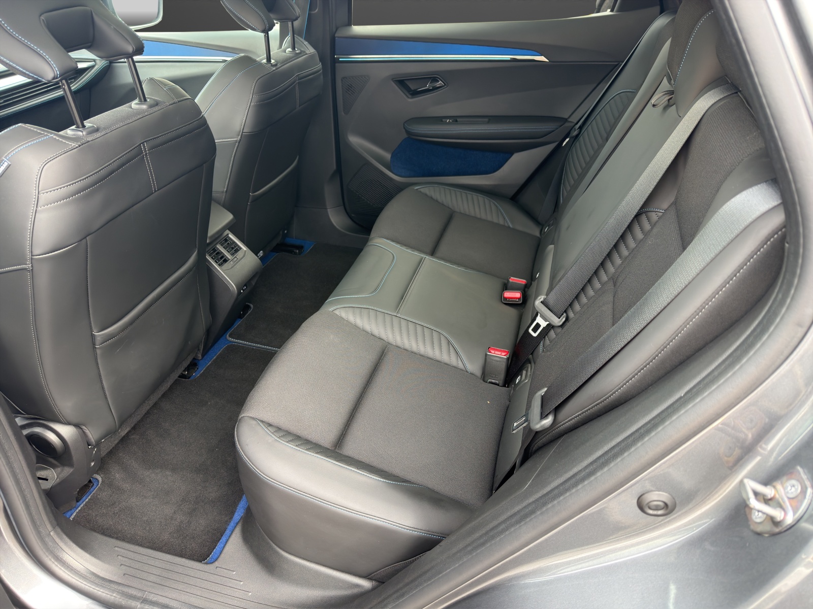 RENAULT Scénic E-Tech esprit Alpine-image-9