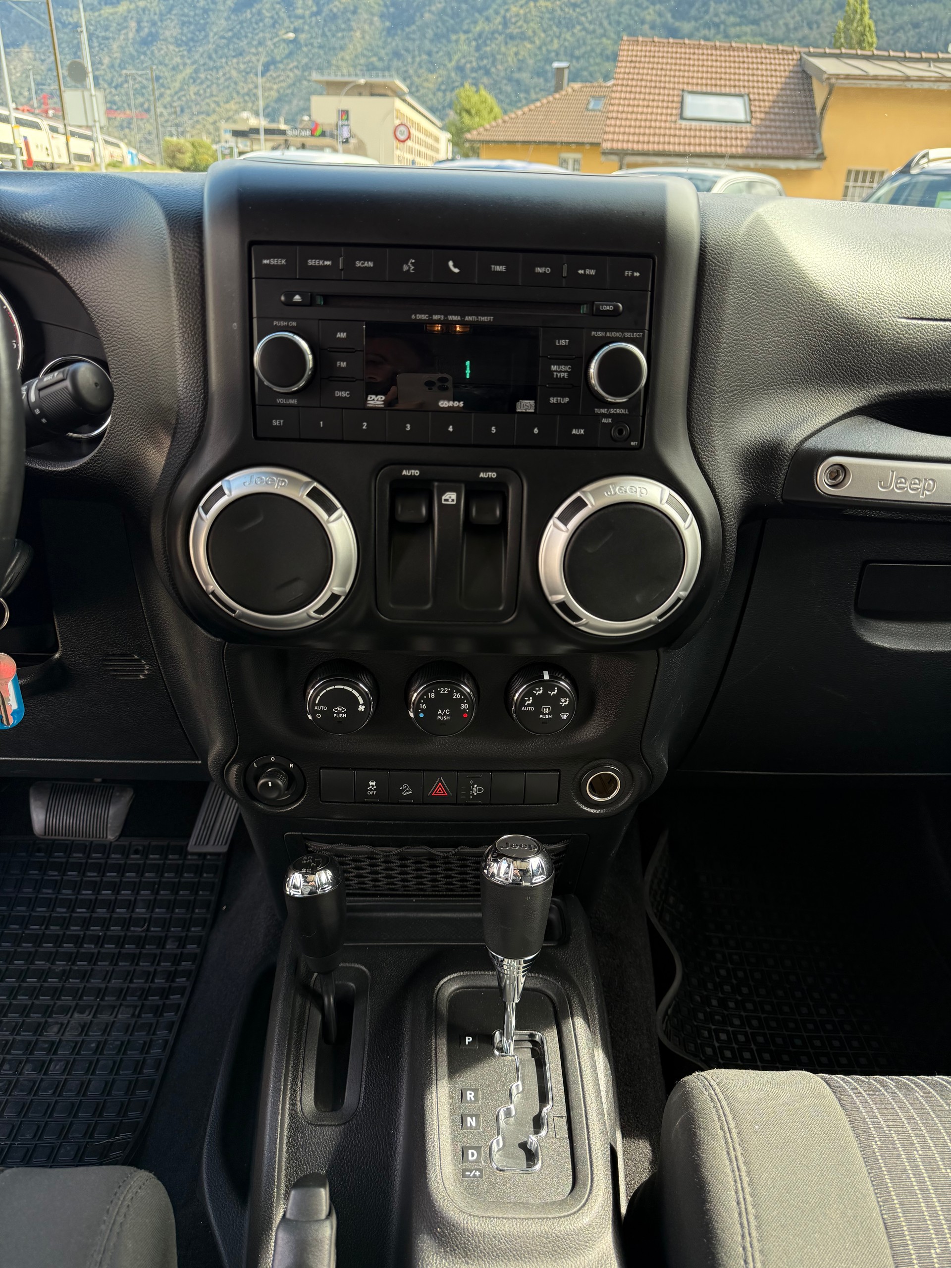 JEEP Wrangler 2.8 CRD Sahara Automatic hardtop-image-12