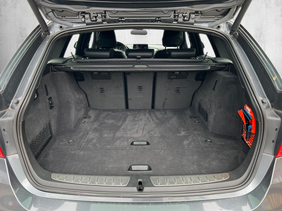 BMW 330d xDrive Touring Steptronic-image-11