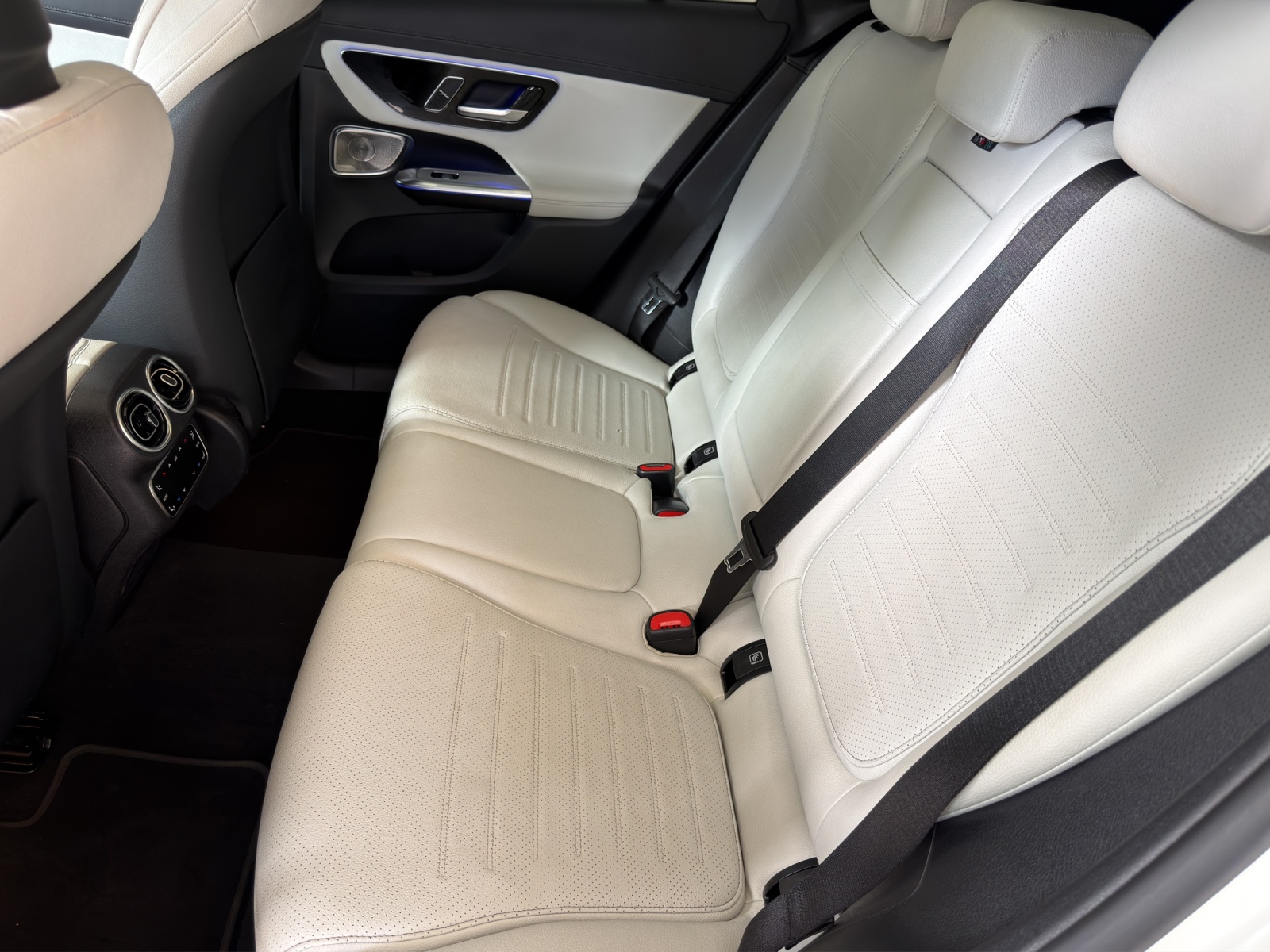 MERCEDES-BENZ GLC 220 d 4Matic 9G-Tronic-image-10