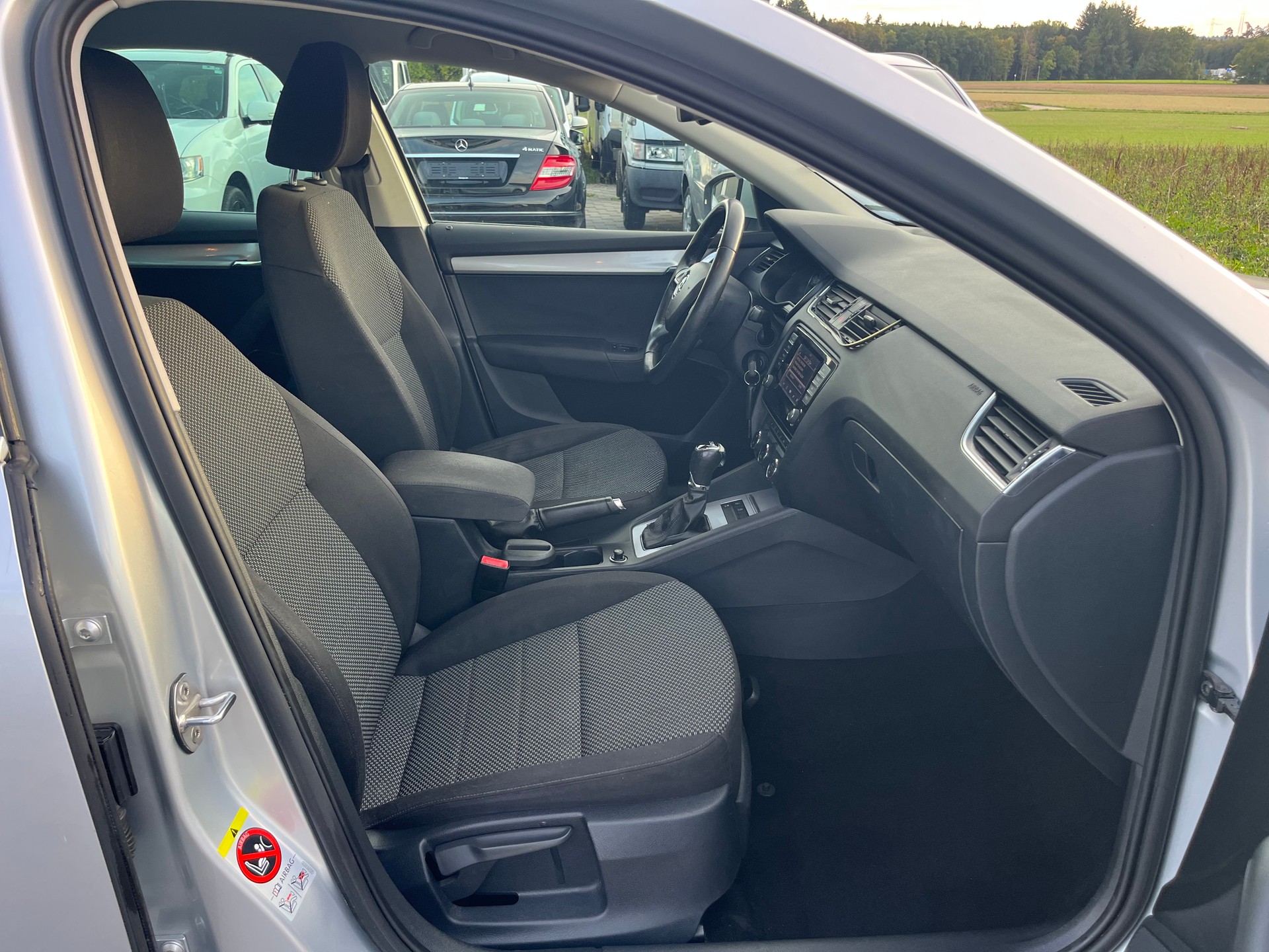 SKODA Octavia Combi 1.8 TSI Ambition DSG-image-10