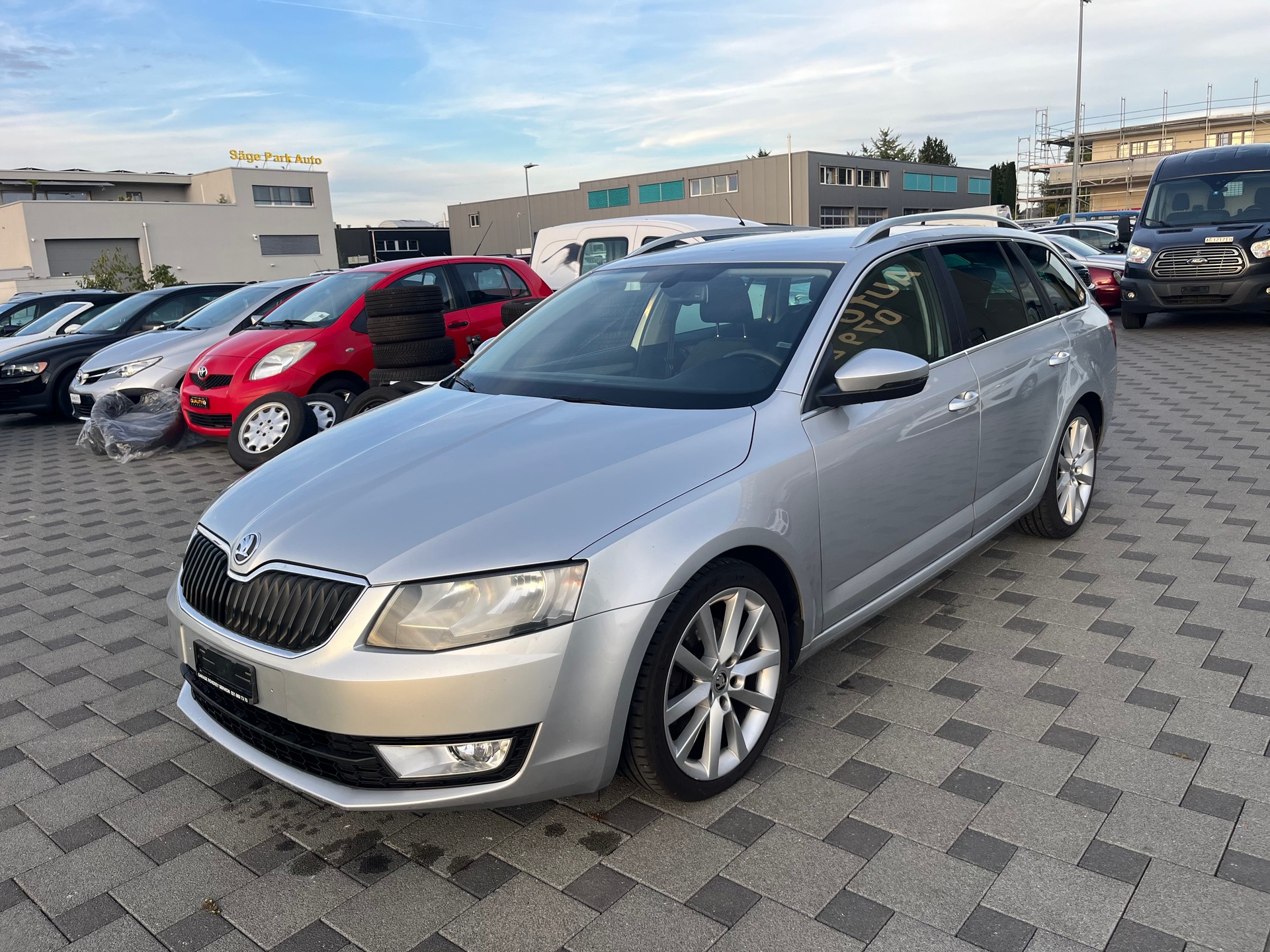 SKODA Octavia Combi 1.8 TSI Ambition DSG-image-2