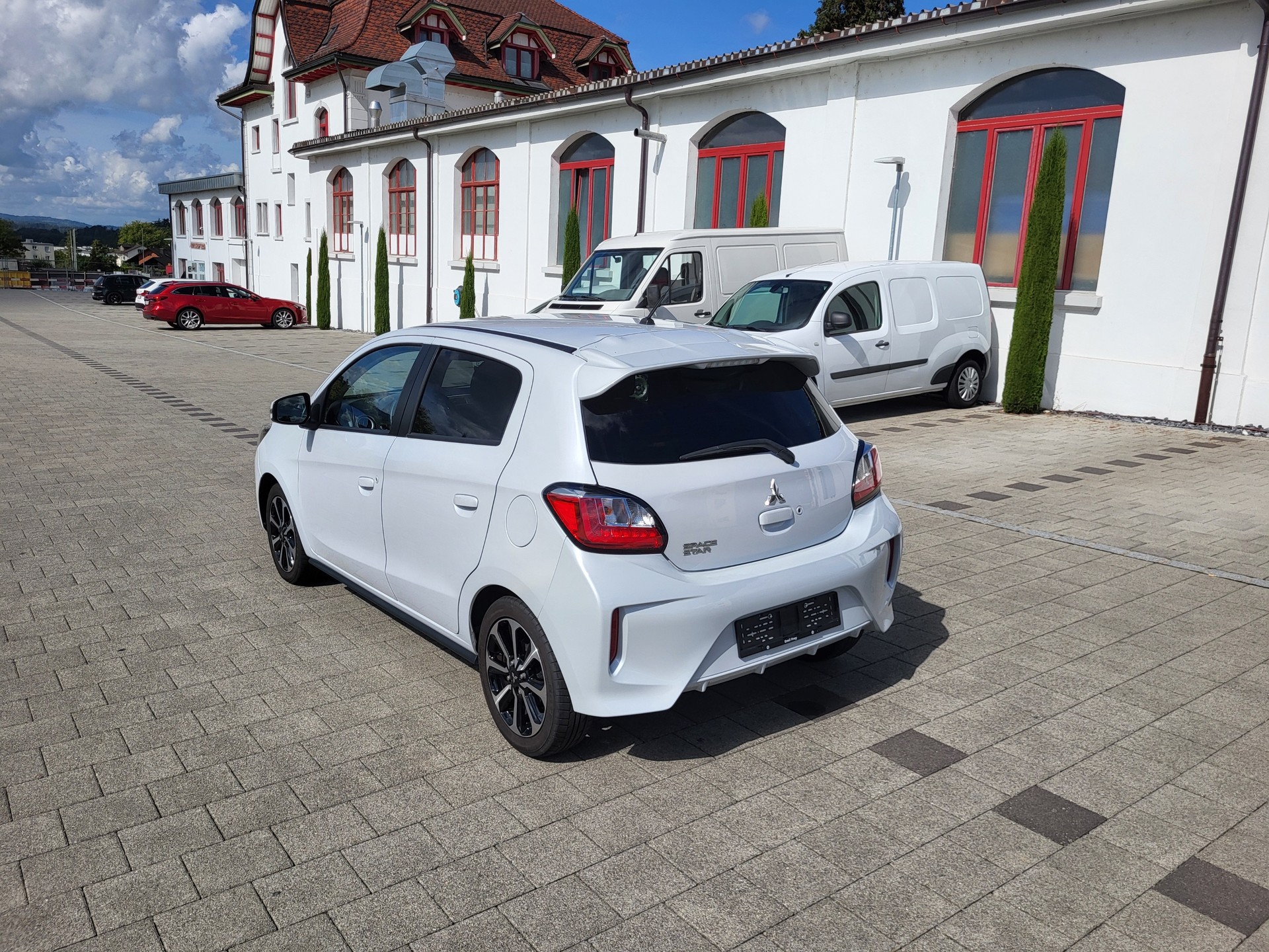 MITSUBISHI Space Star 1.2 CVT Intense+-image-1