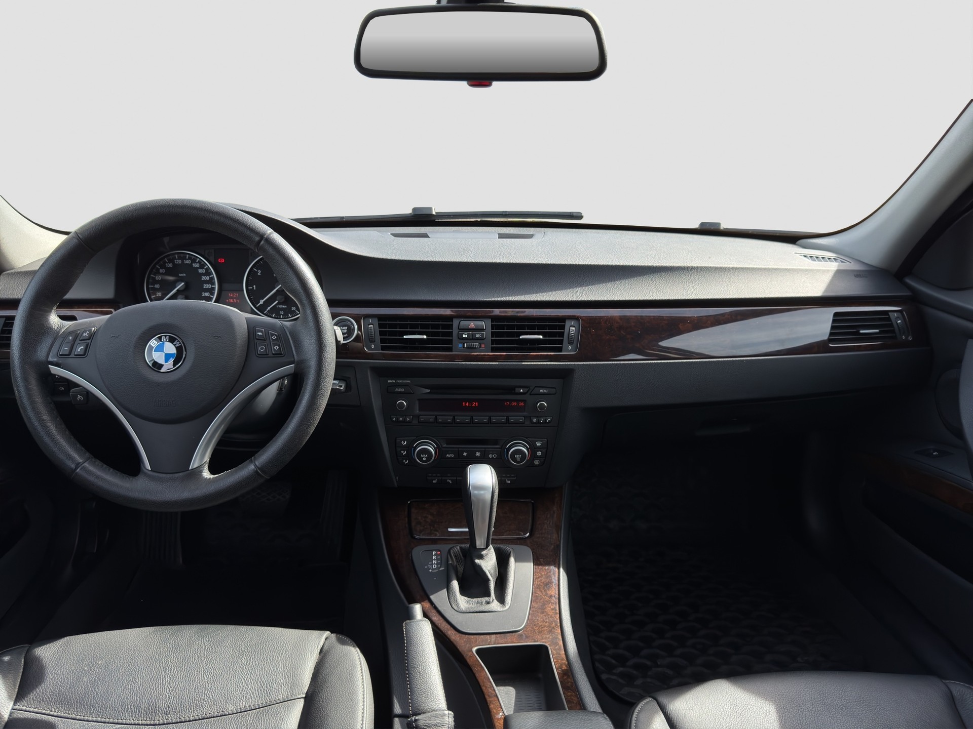 BMW 320i Steptronic | HERBSTAKTION đ | Sitzheizung | Lenkradheizung | 1-te Hand-image-12