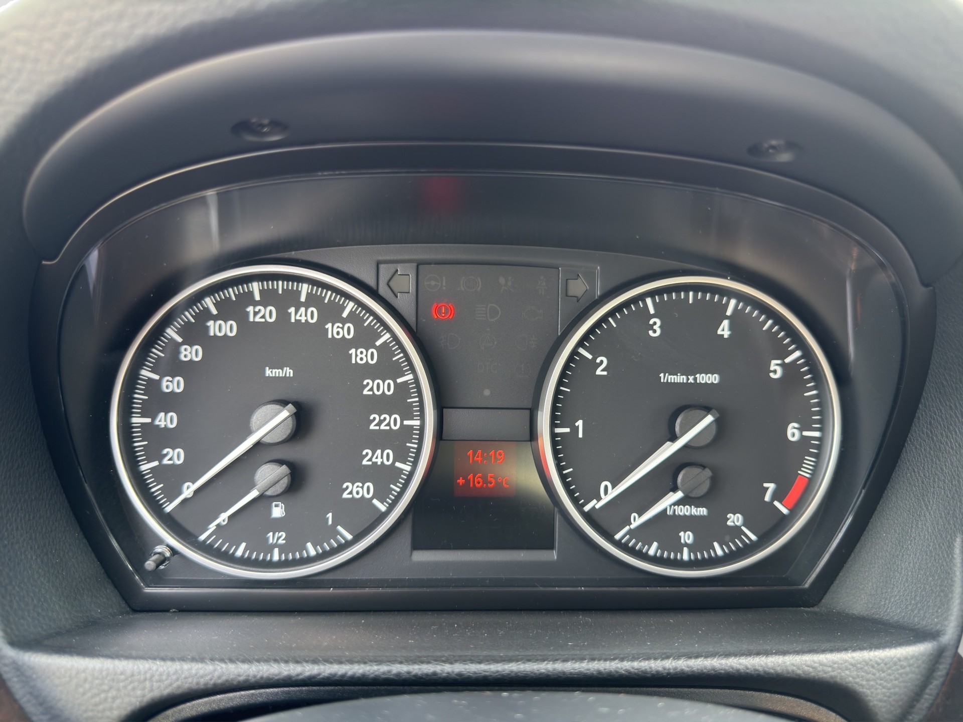 BMW 320i Steptronic | HERBSTAKTION đ | Sitzheizung | Lenkradheizung | 1-te Hand-image-11