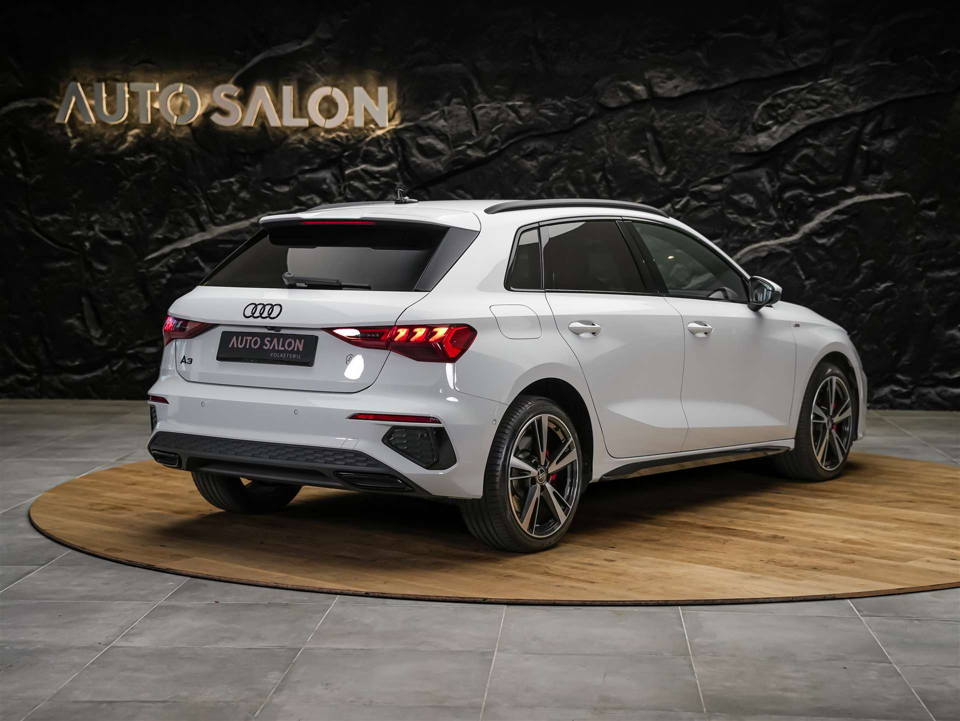 AUDI A3 Sportback 45 TFSI e S line S-tronic *CH Fahrzeug*Fahrerassistent*-image-5