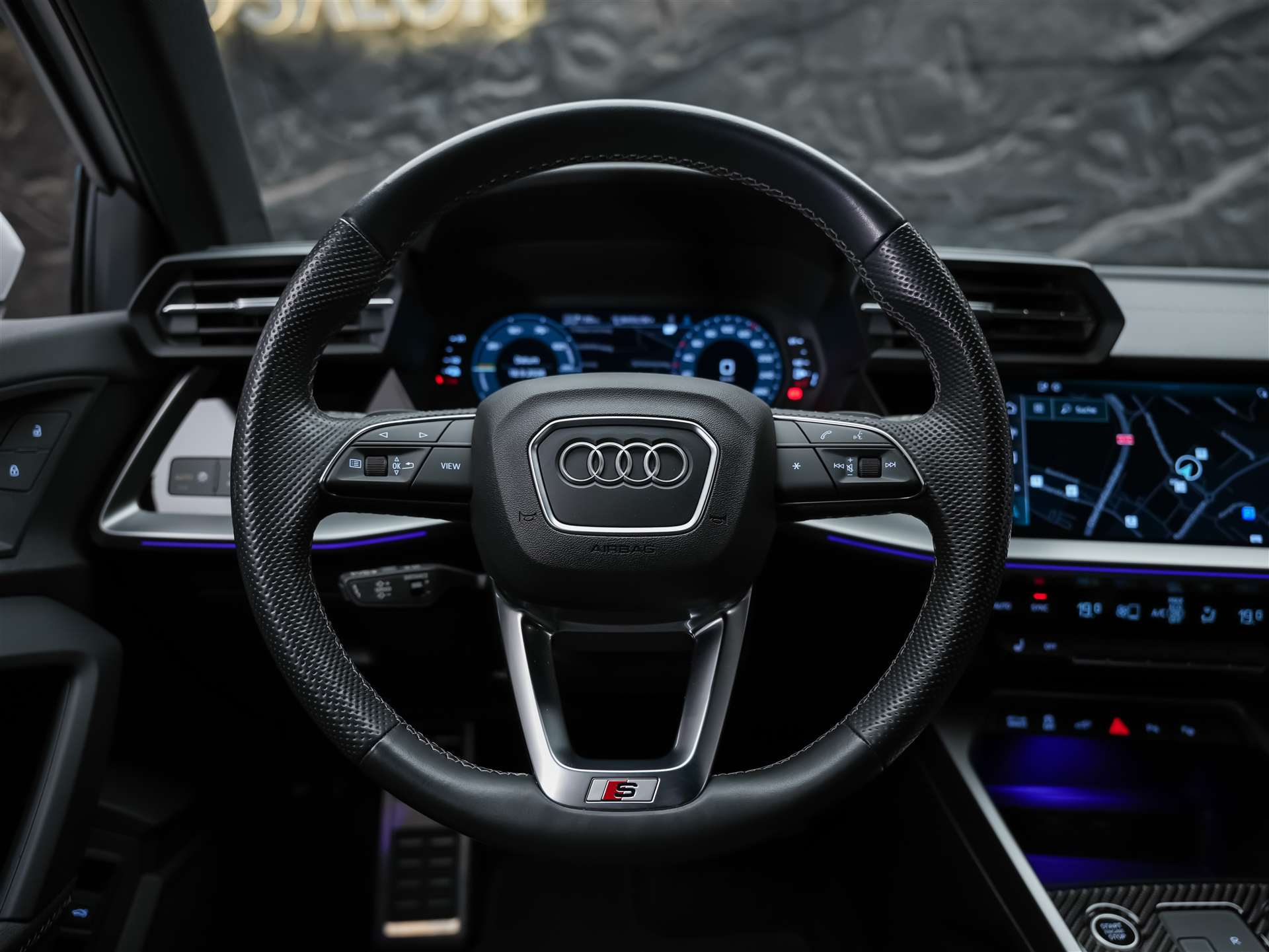 AUDI A3 Sportback 45 TFSI e S line S-tronic *CH Fahrzeug*Fahrerassistent*-image-28