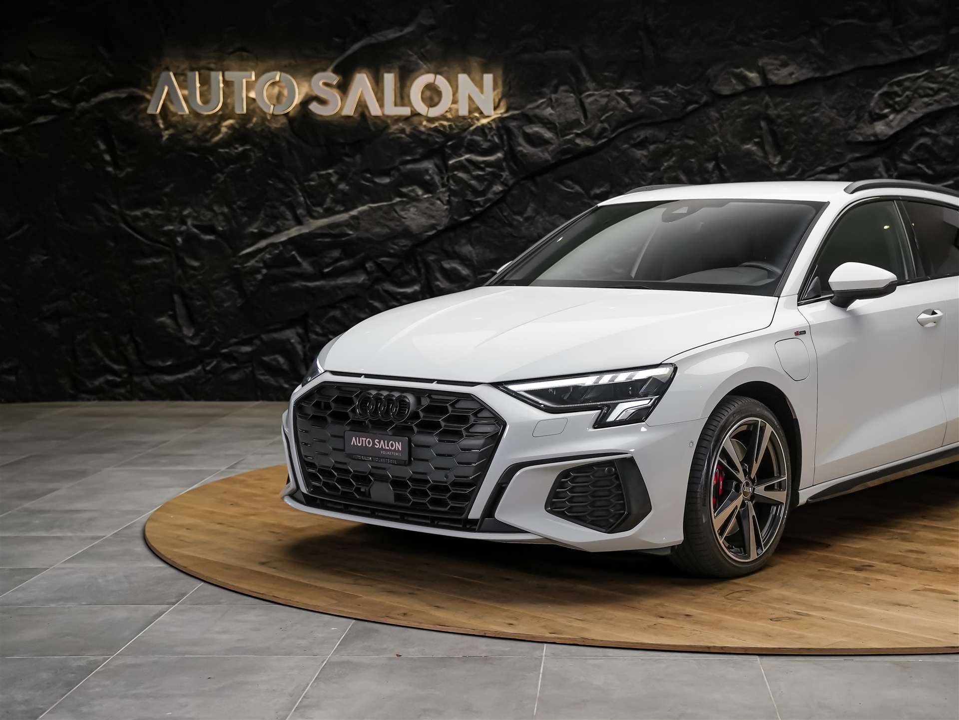 AUDI A3 Sportback 45 TFSI e S line S-tronic *CH Fahrzeug*Fahrerassistent*-image-15