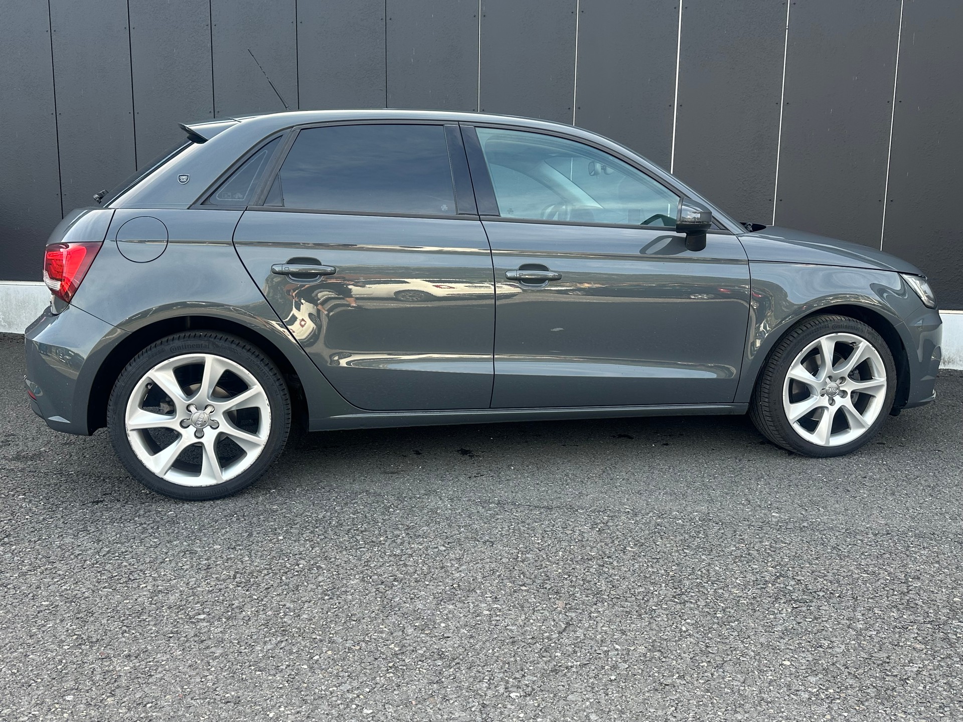 AUDI A1 Sportback 1.4 TFSI Sport S-tronic-image-3