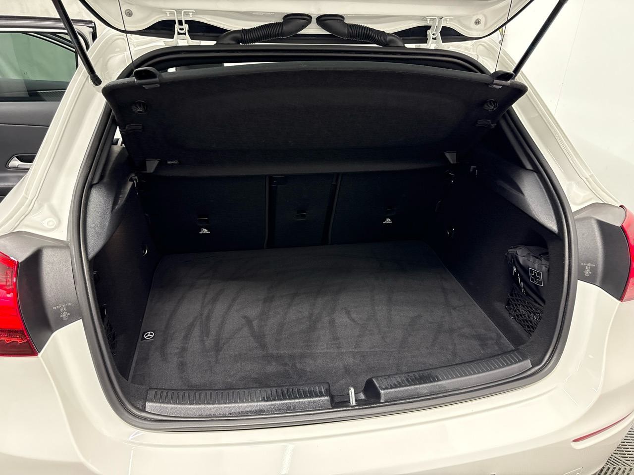 MERCEDES-BENZ A 200 Sportline DCT-image-12
