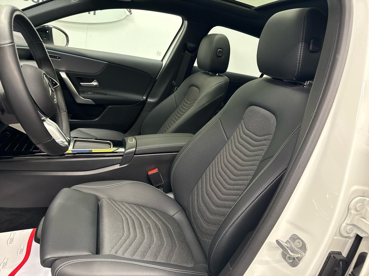 MERCEDES-BENZ A 200 Sportline DCT-showroom-element-3