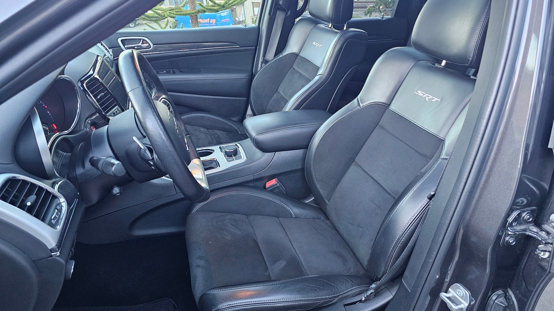JEEP Grand Cherokee 6.4 V8 HEMI SRT8 Automatic-image-6
