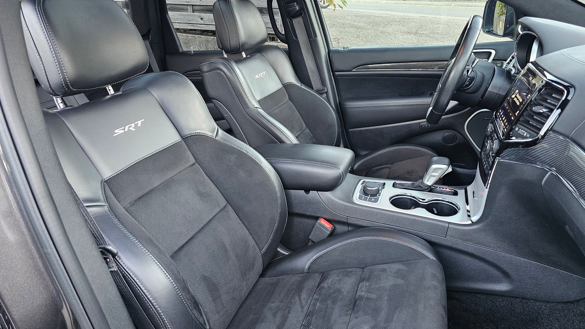 JEEP Grand Cherokee 6.4 V8 HEMI SRT8 Automatic-image-8